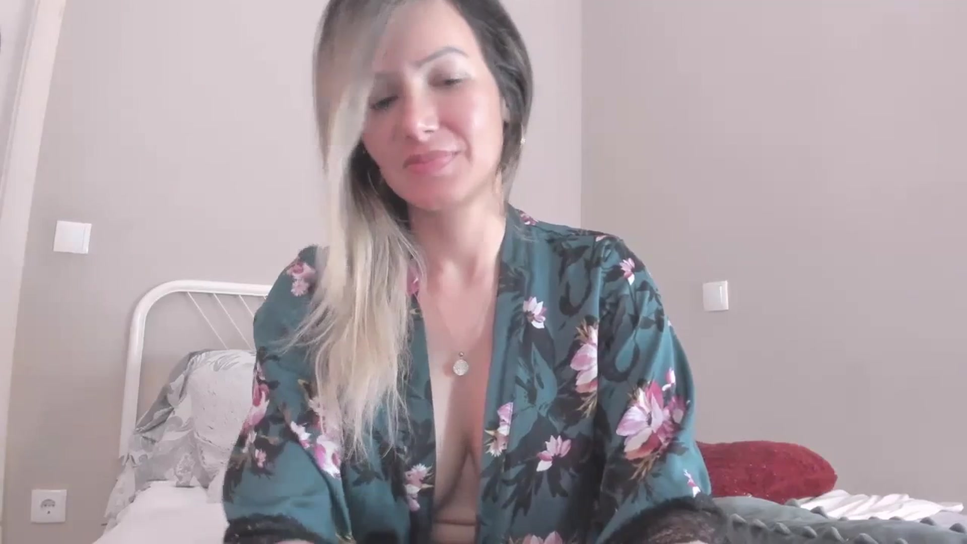 Gallery image thumbnail from SamantaRendon's myfreecams stream on, 03/03/2024, 17:02 image 19 of 20