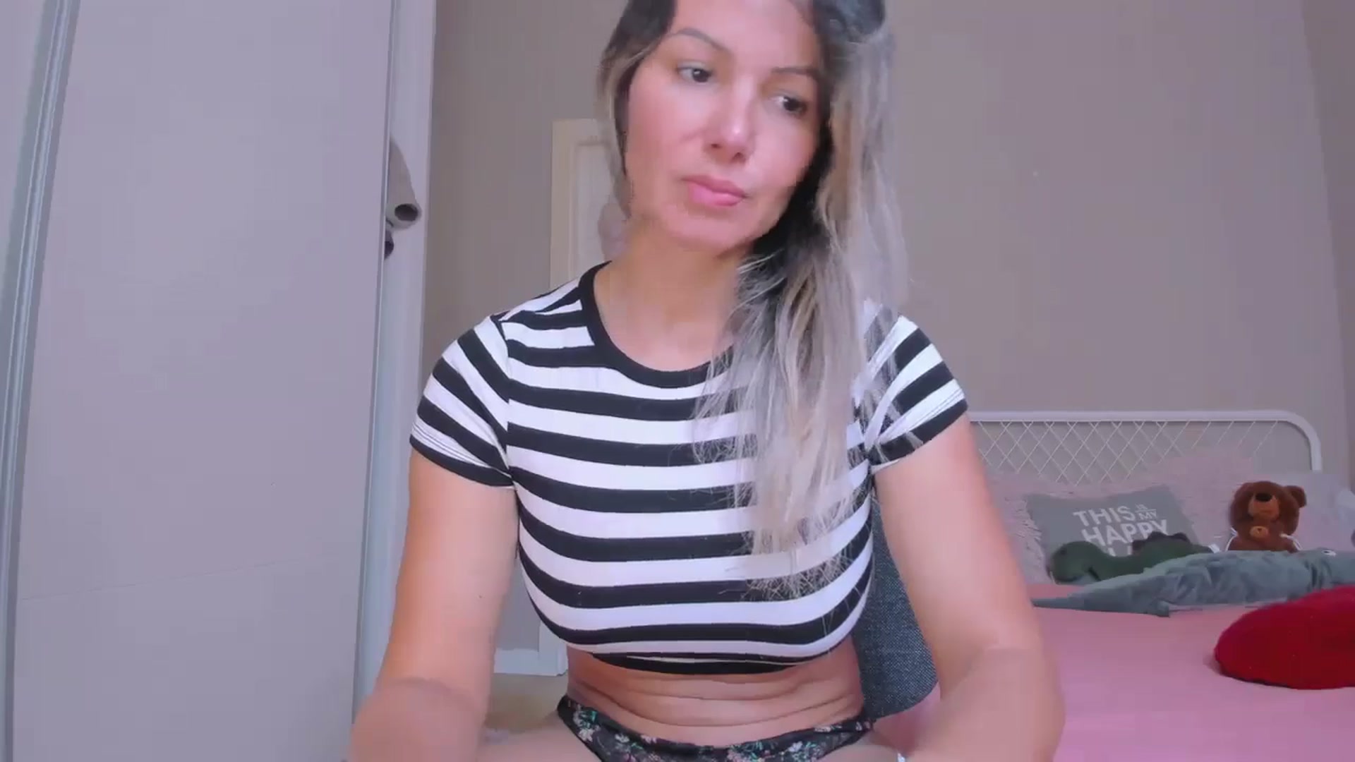 Gallery image thumbnail from SamantaRendon's myfreecams stream on, 04/26/2024, 12:57 image 4 of 20
