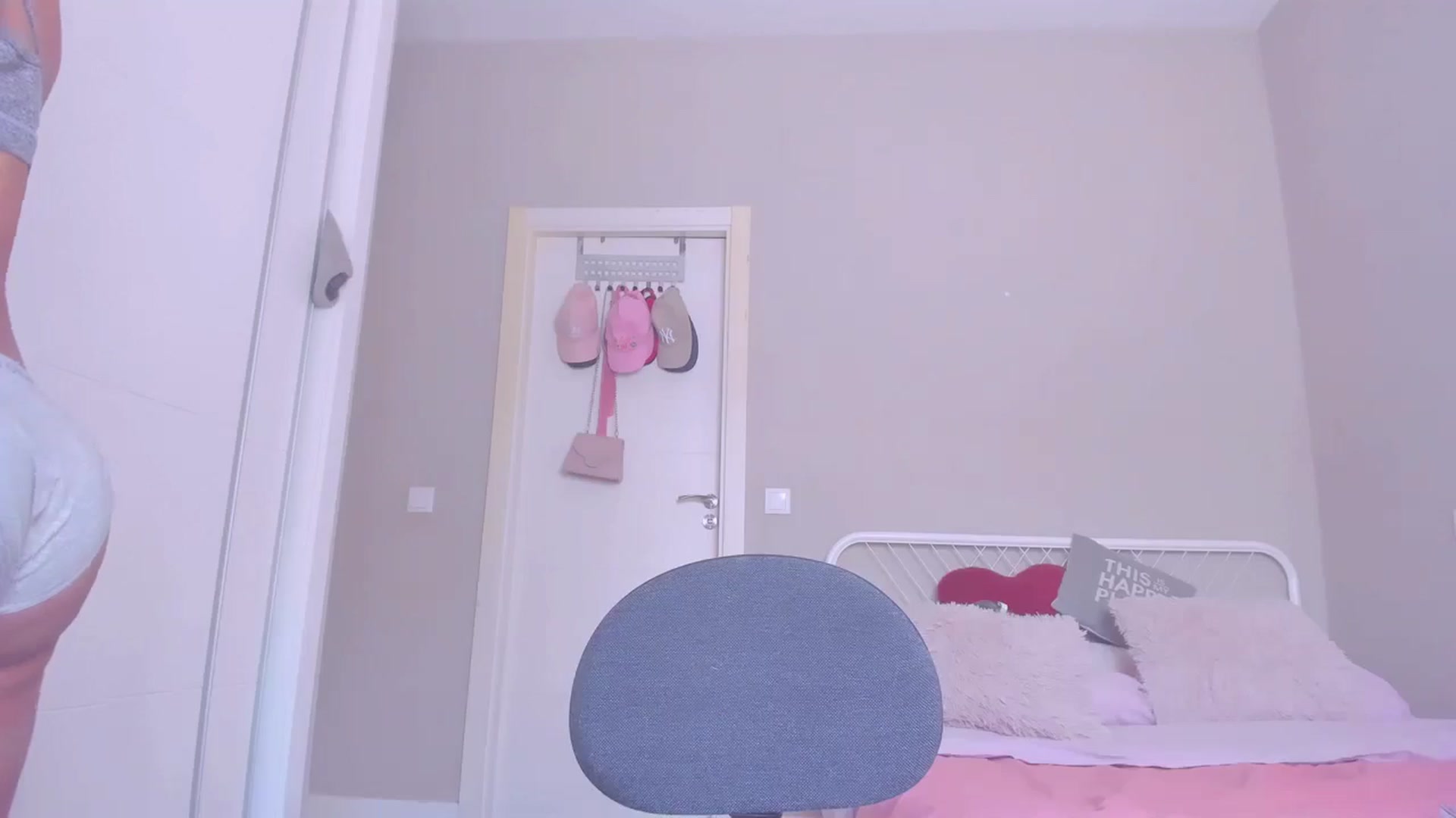 Gallery image thumbnail from SamantaRendon's myfreecams stream on, 05/03/2024, 12:27 image 16 of 20