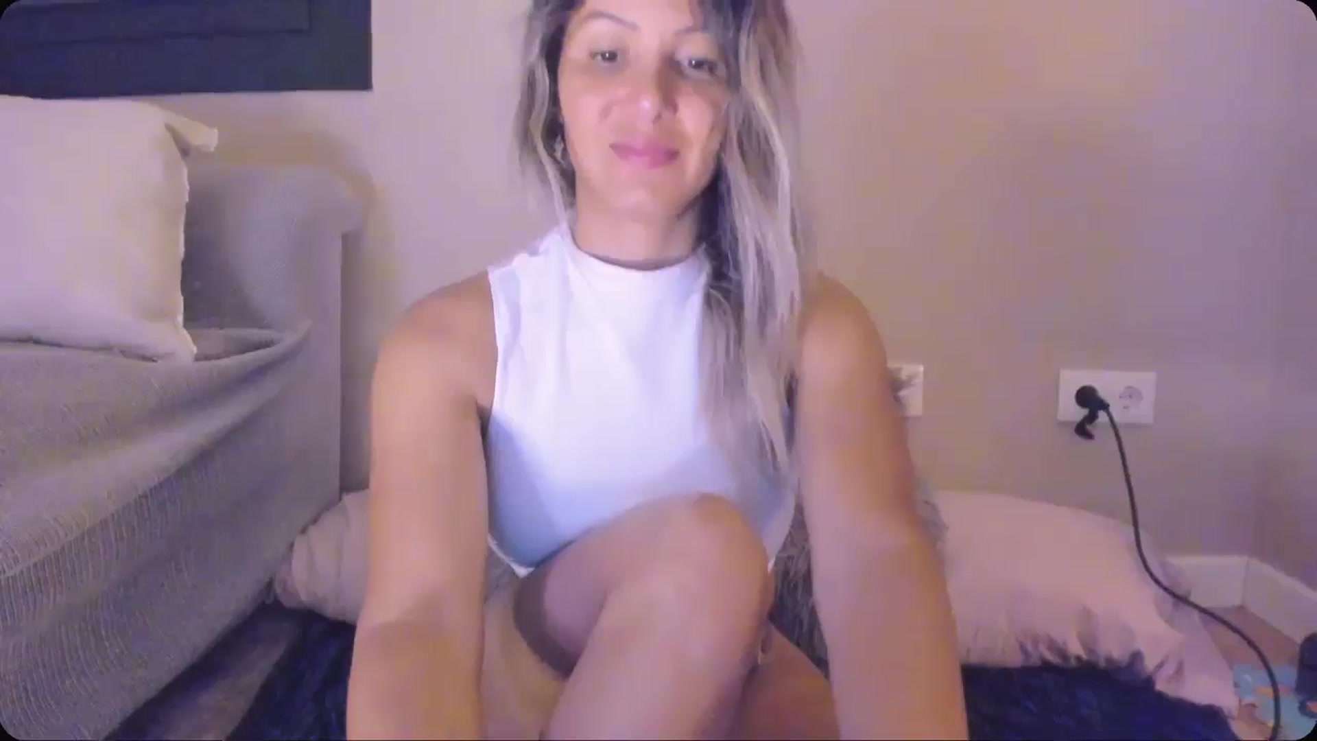 Gallery image thumbnail from SamantaRendon's myfreecams stream on, 06/19/2024, 23:02 image 11 of 20