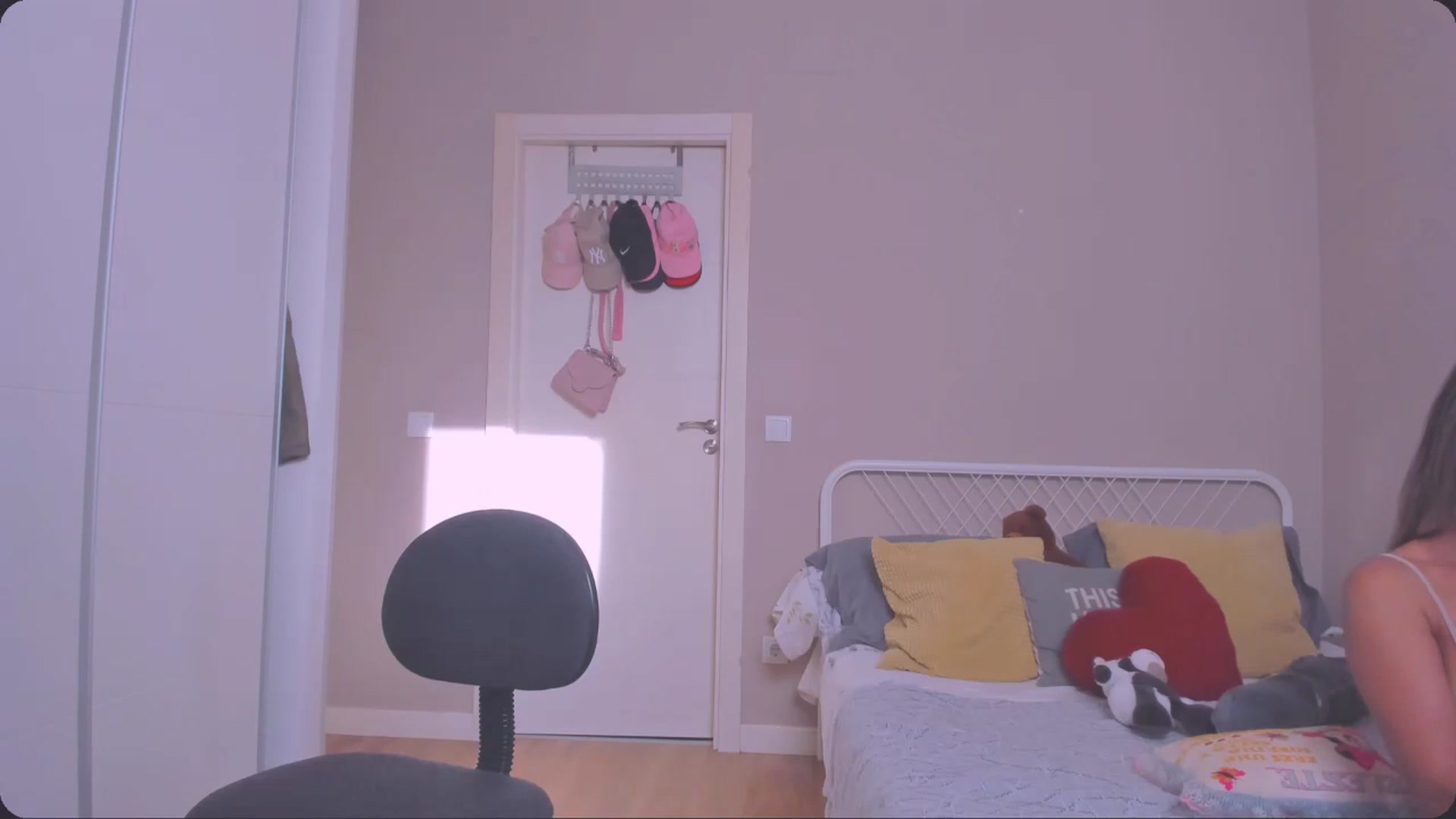 Gallery image thumbnail from SamantaRendon's myfreecams stream on, 09/29/2024, 16:31 image 18 of 20