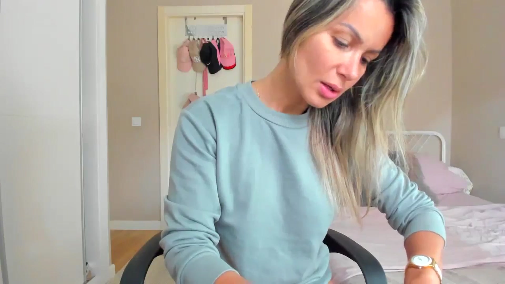 Gallery image thumbnail from SamantaRendon's myfreecams stream on, 10/25/2024, 16:53 image 2 of 20