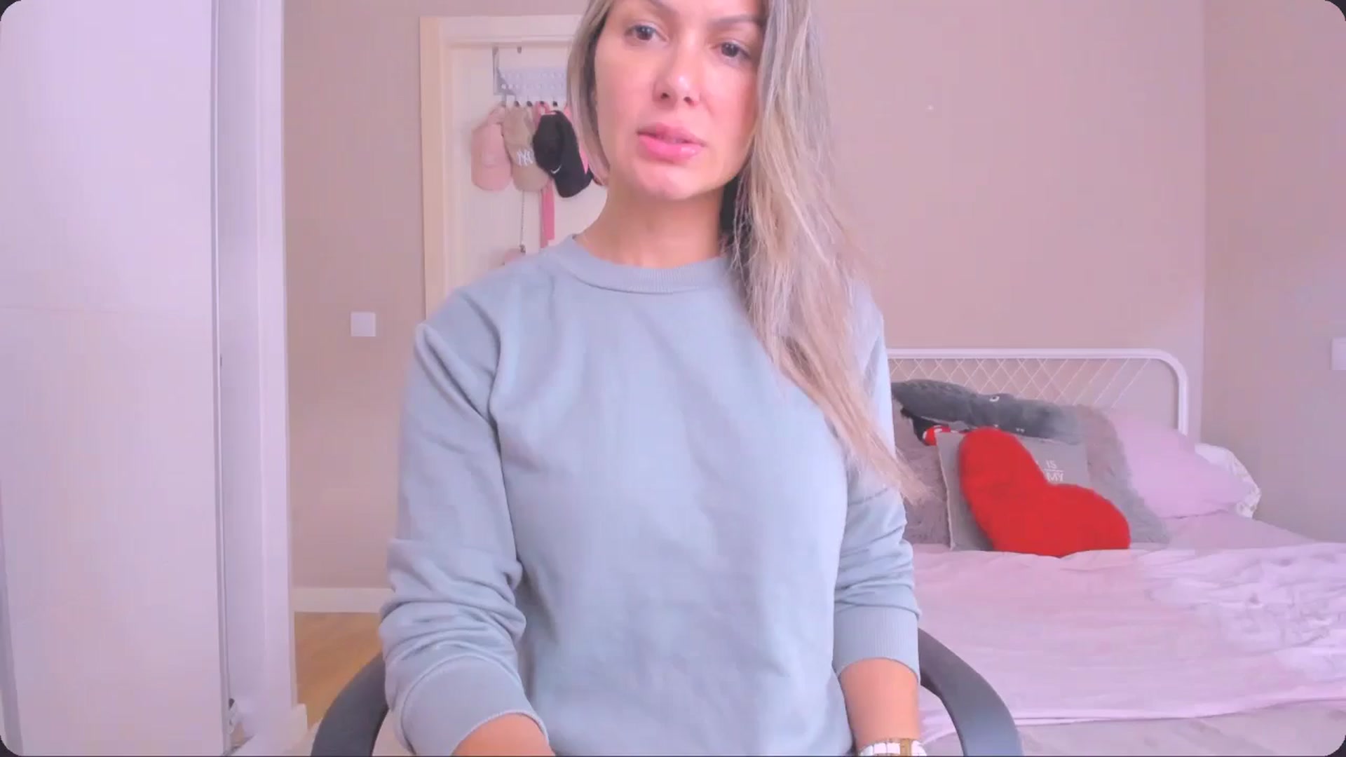 Gallery image thumbnail from SamantaRendon's myfreecams stream on, 10/25/2024, 16:53 image 3 of 20