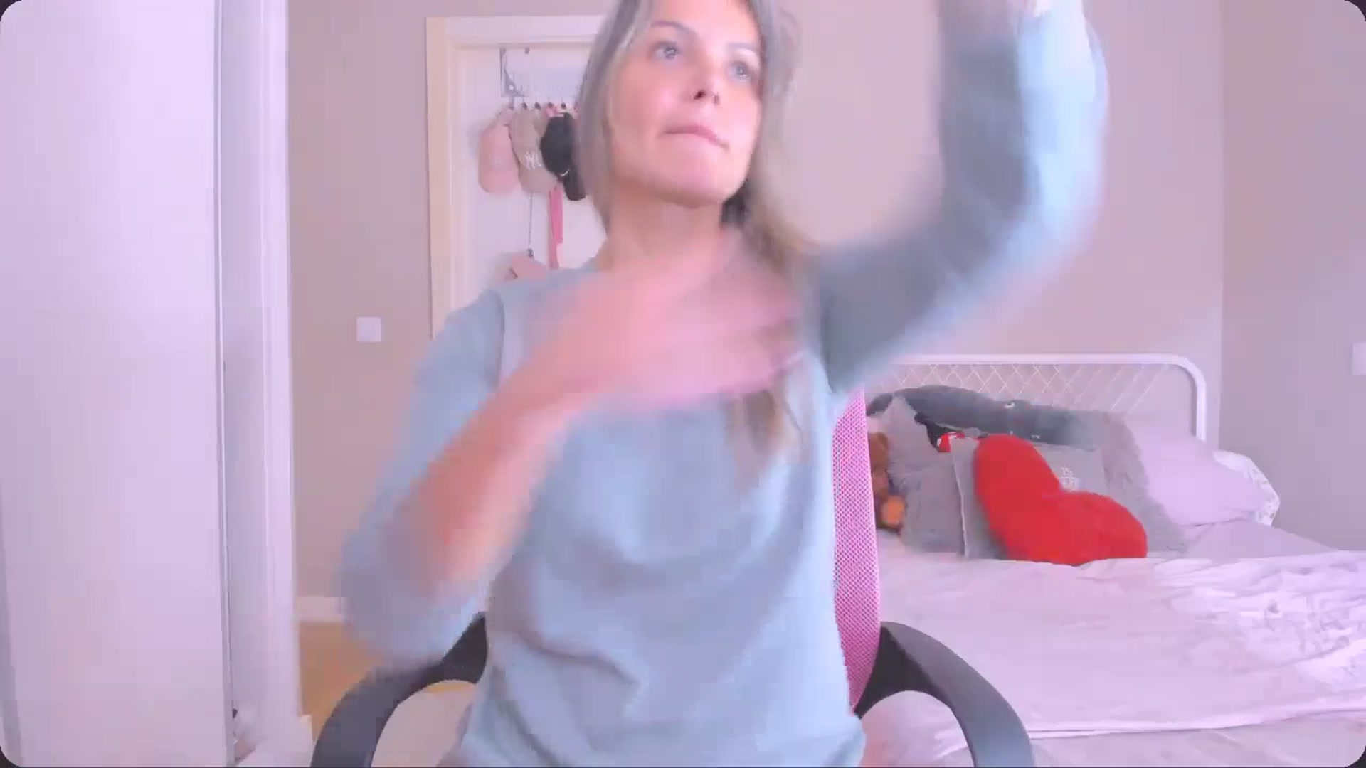 Gallery image thumbnail from SamantaRendon's myfreecams stream on, 10/25/2024, 16:53 image 10 of 20