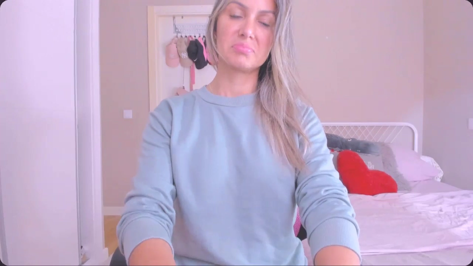 Gallery image thumbnail from SamantaRendon's myfreecams stream on, 10/25/2024, 16:53 image 7 of 20