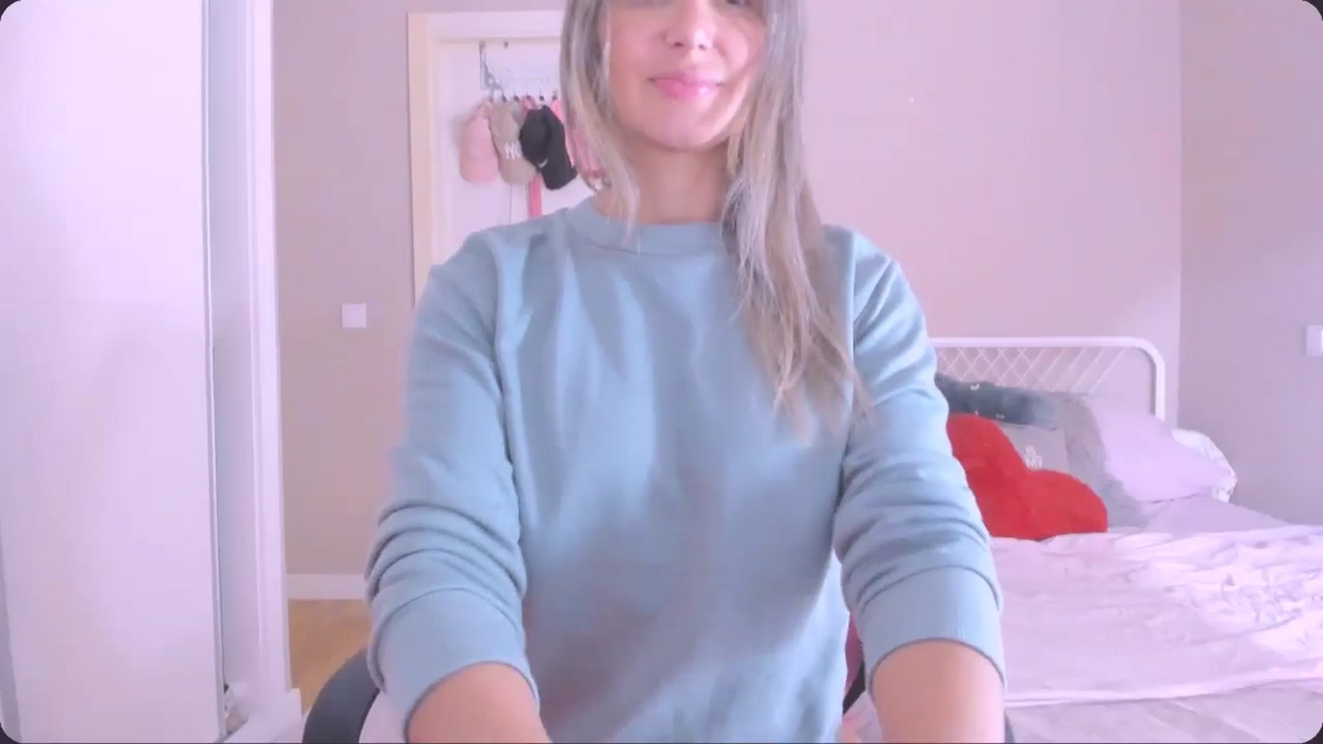 Gallery image thumbnail from SamantaRendon's myfreecams stream on, 10/25/2024, 16:53 image 17 of 20