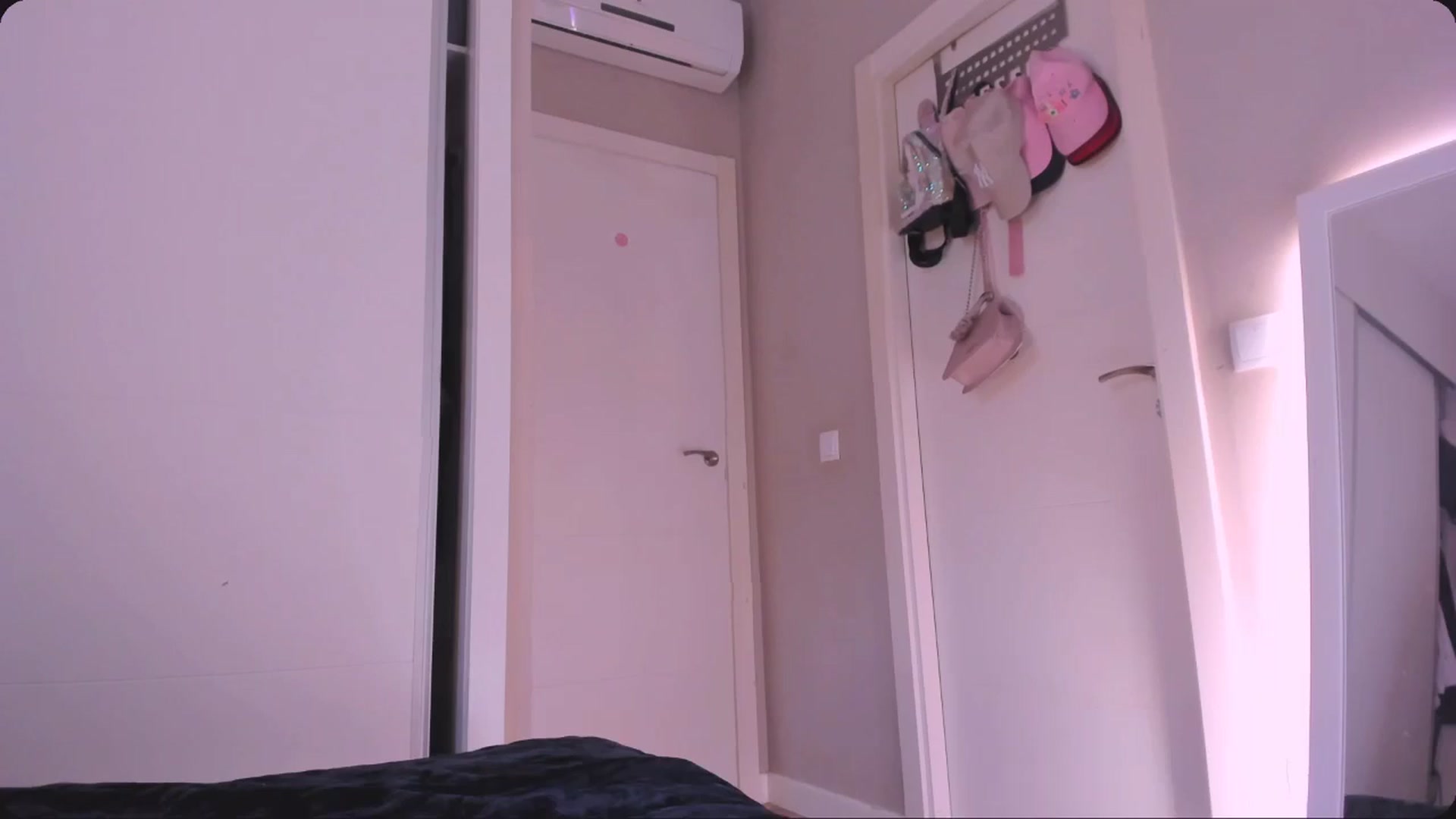 Gallery image thumbnail from SamantaRendon's myfreecams stream on, 12/08/2024, 13:56 image 1 of 20