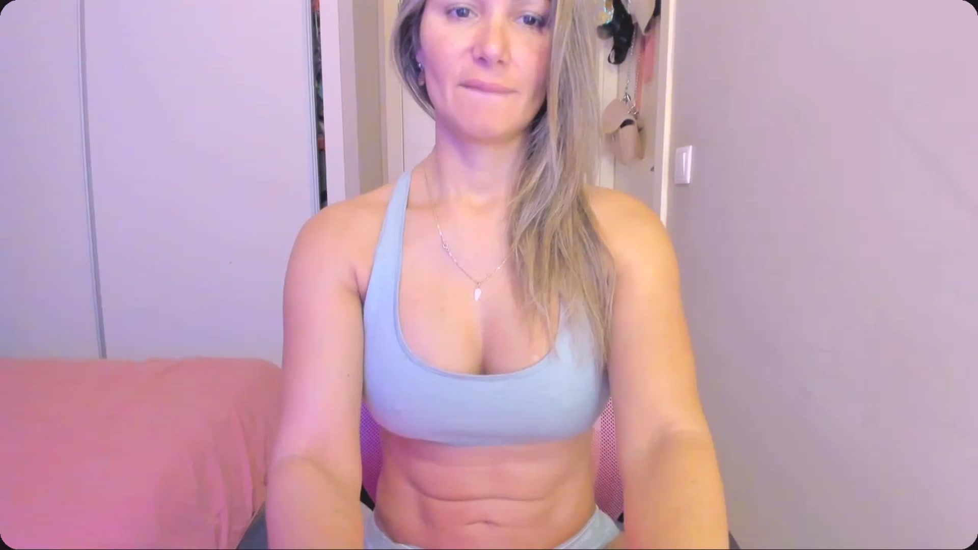 Gallery image thumbnail from SamantaRendon's myfreecams stream on, 12/21/2024, 09:30 image 4 of 20