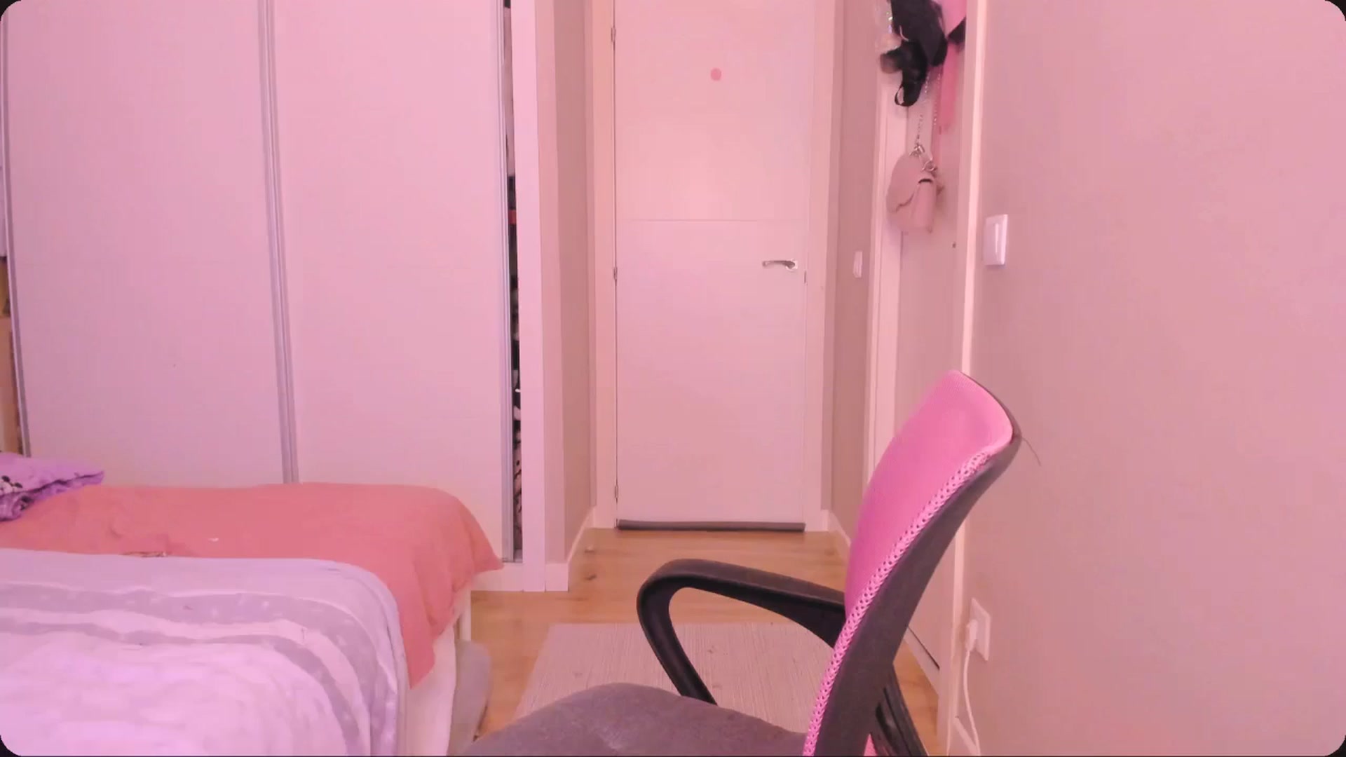 Gallery image thumbnail from SamantaRendon's myfreecams stream on, 12/30/2024, 16:12 image 5 of 20