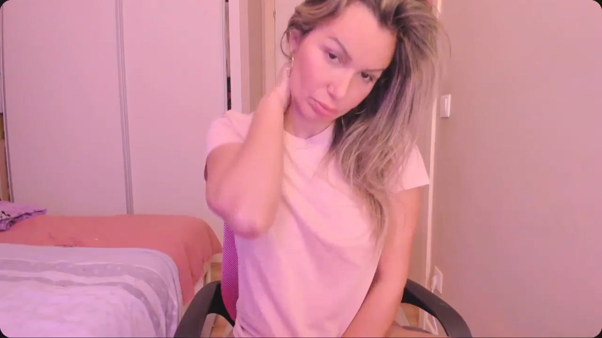 Gallery image thumbnail from SamantaRendon's myfreecams stream on, 12/30/2024, 16:12 image 8 of 20