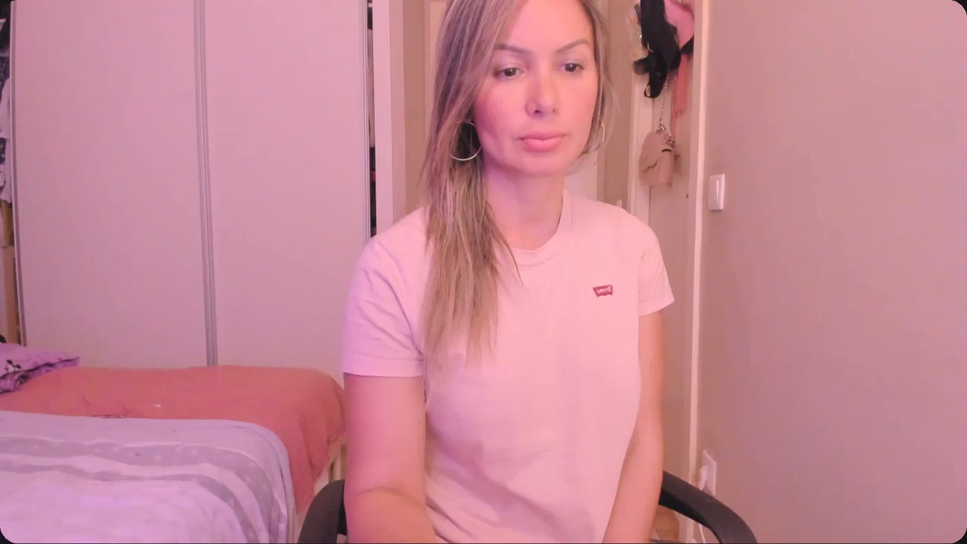 Gallery image thumbnail from SamantaRendon's myfreecams stream on, 12/30/2024, 16:12 image 19 of 20