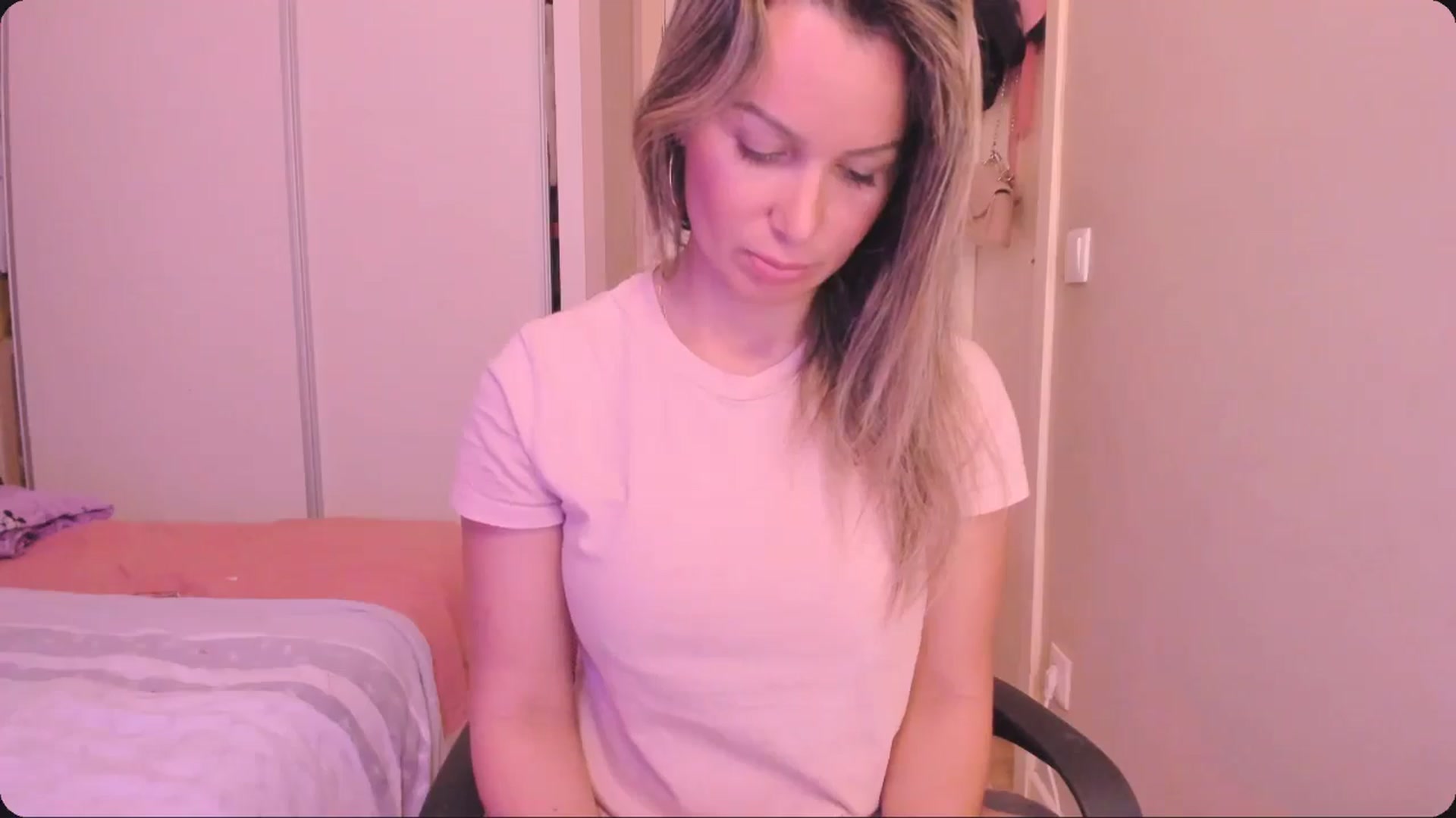Gallery image thumbnail from SamantaRendon's myfreecams stream on, 12/30/2024, 16:12 image 13 of 20