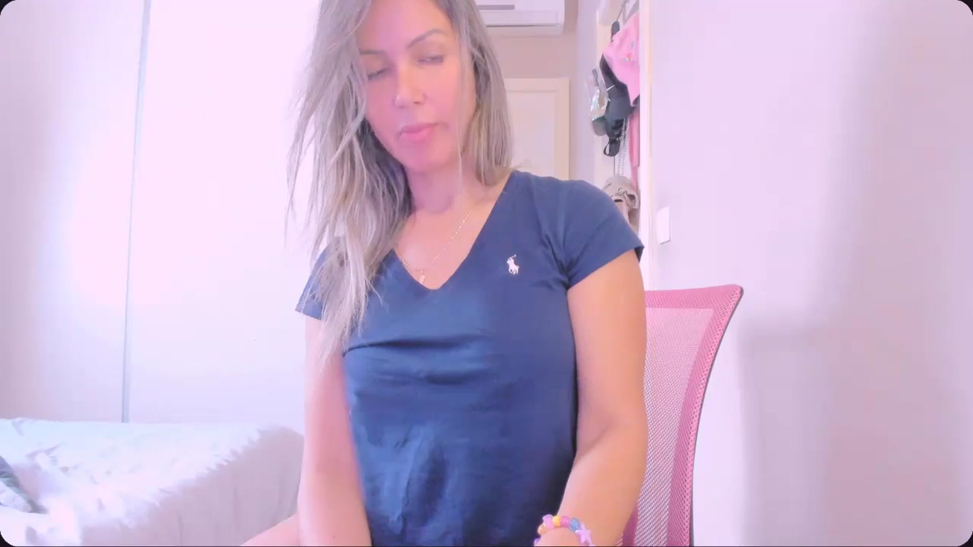 Gallery image thumbnail from SamantaRendon's myfreecams stream on, 01/18/2025, 12:38 image 9 of 20