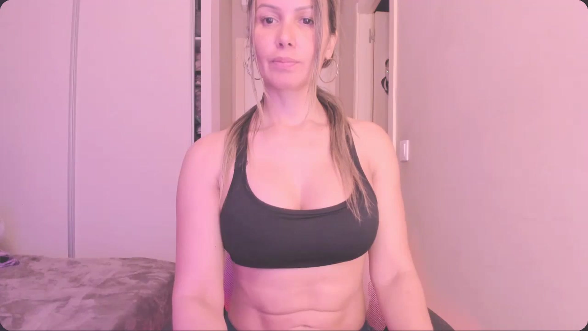 Gallery image thumbnail from SamantaRendon's myfreecams stream on, 03/18/2025, 18:32 image 14 of 20