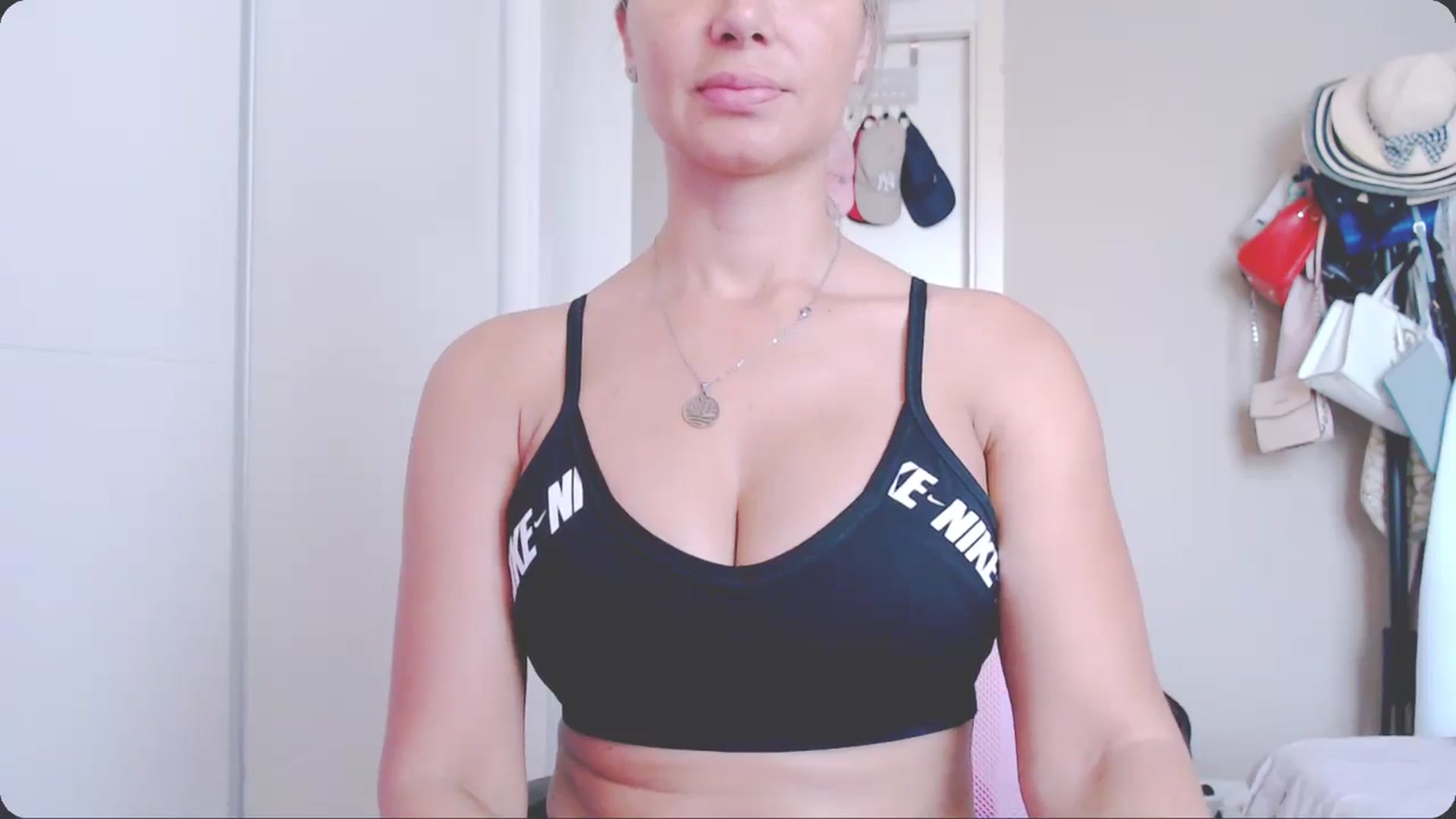 Gallery image thumbnail from SamantaRendon's myfreecams stream on, 07/04/2025, 09:35 image 10 of 20