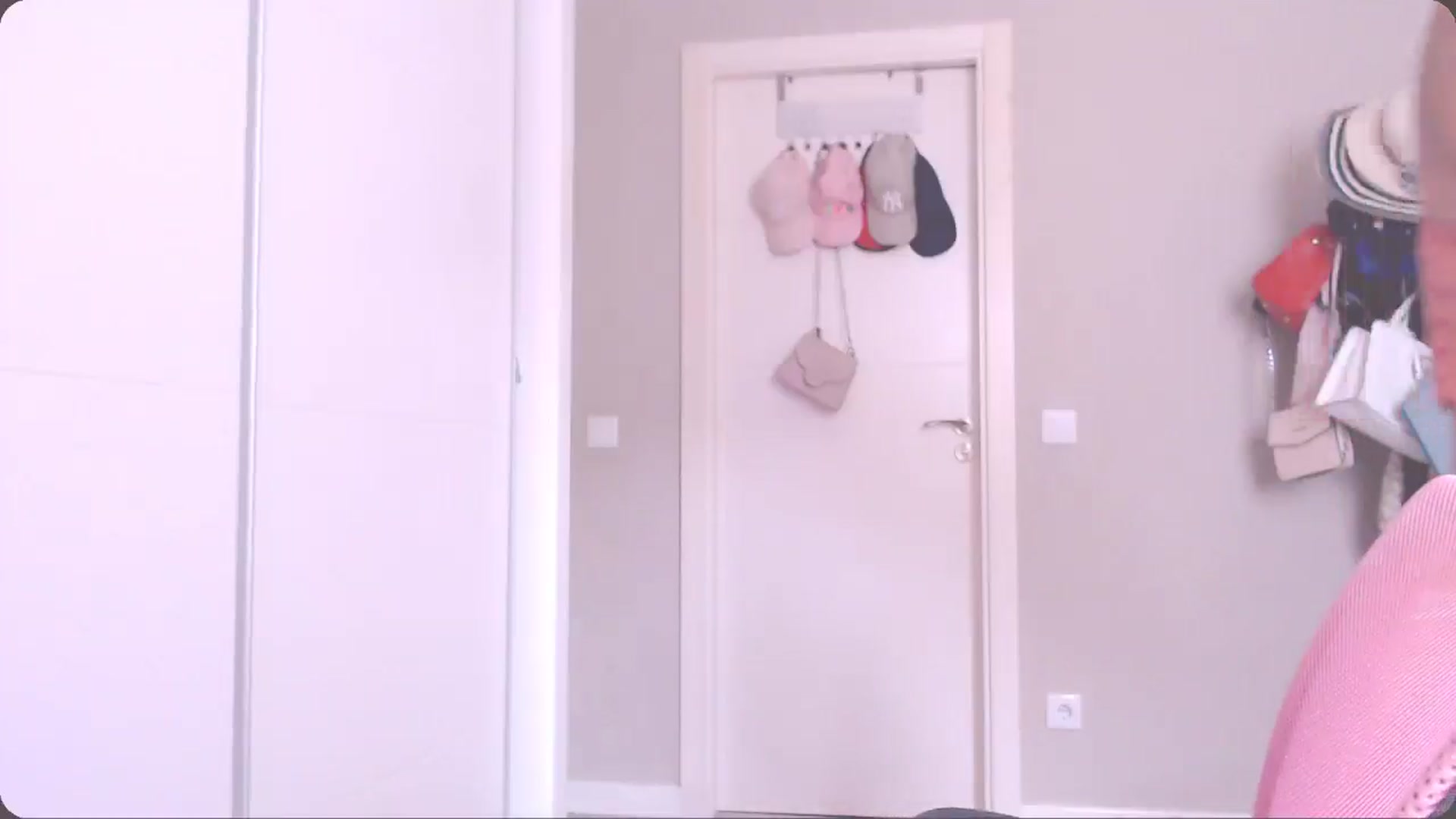 Gallery image thumbnail from SamantaRendon's myfreecams stream on, 07/06/2025, 18:07 image 14 of 20