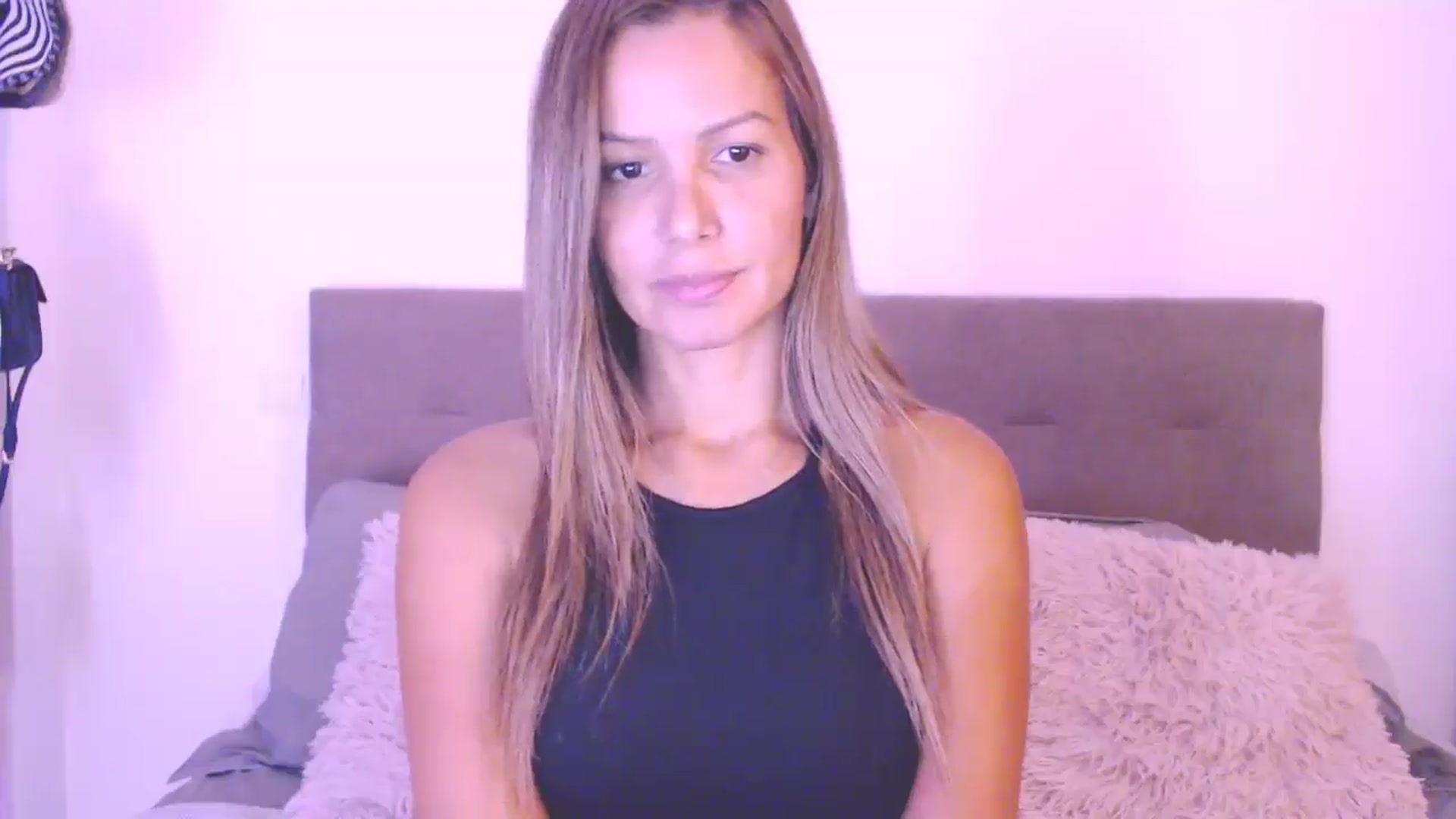 Gallery image thumbnail from SamantaRendon's myfreecams stream on, 10/01/2025, 21:16 image 10 of 20