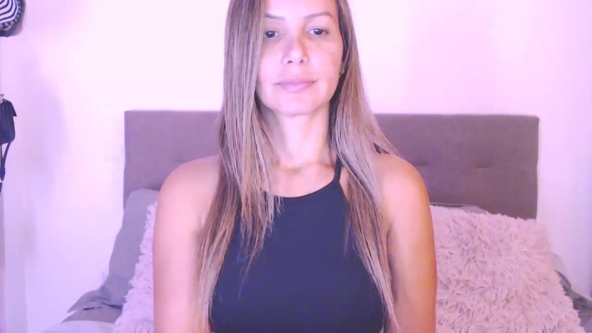 Gallery image thumbnail from SamantaRendon's myfreecams stream on, 10/01/2025, 21:16 image 8 of 20