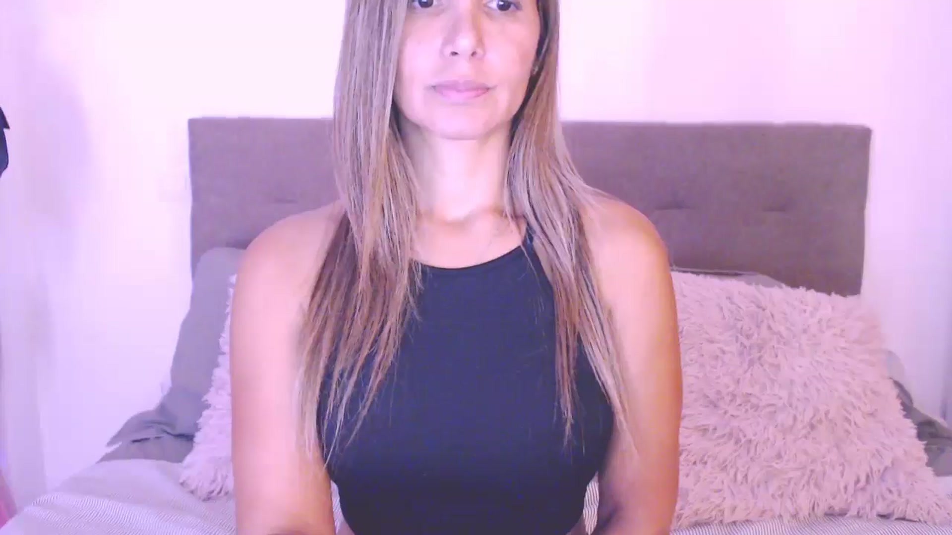 Gallery image thumbnail from SamantaRendon's myfreecams stream on, 10/01/2025, 21:16 image 15 of 20