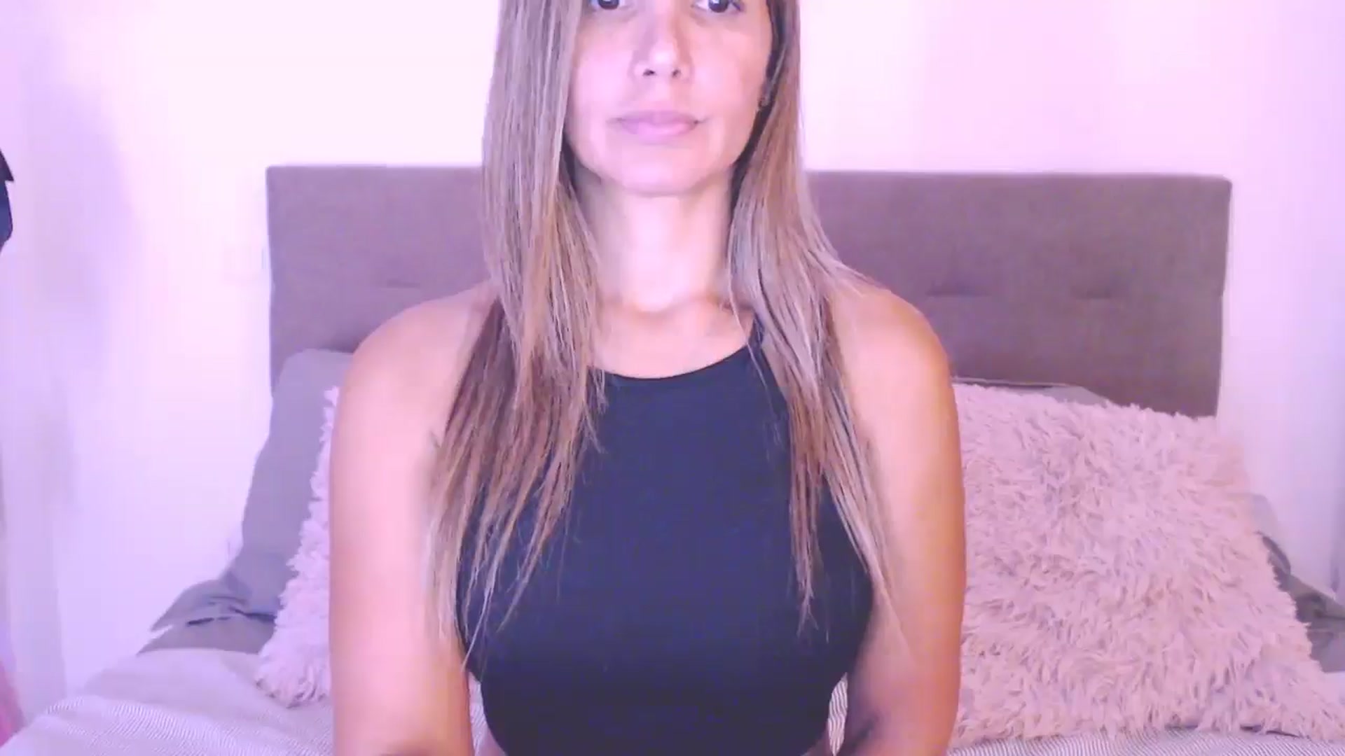 Gallery image thumbnail from SamantaRendon's myfreecams stream on, 10/01/2025, 21:16 image 16 of 20