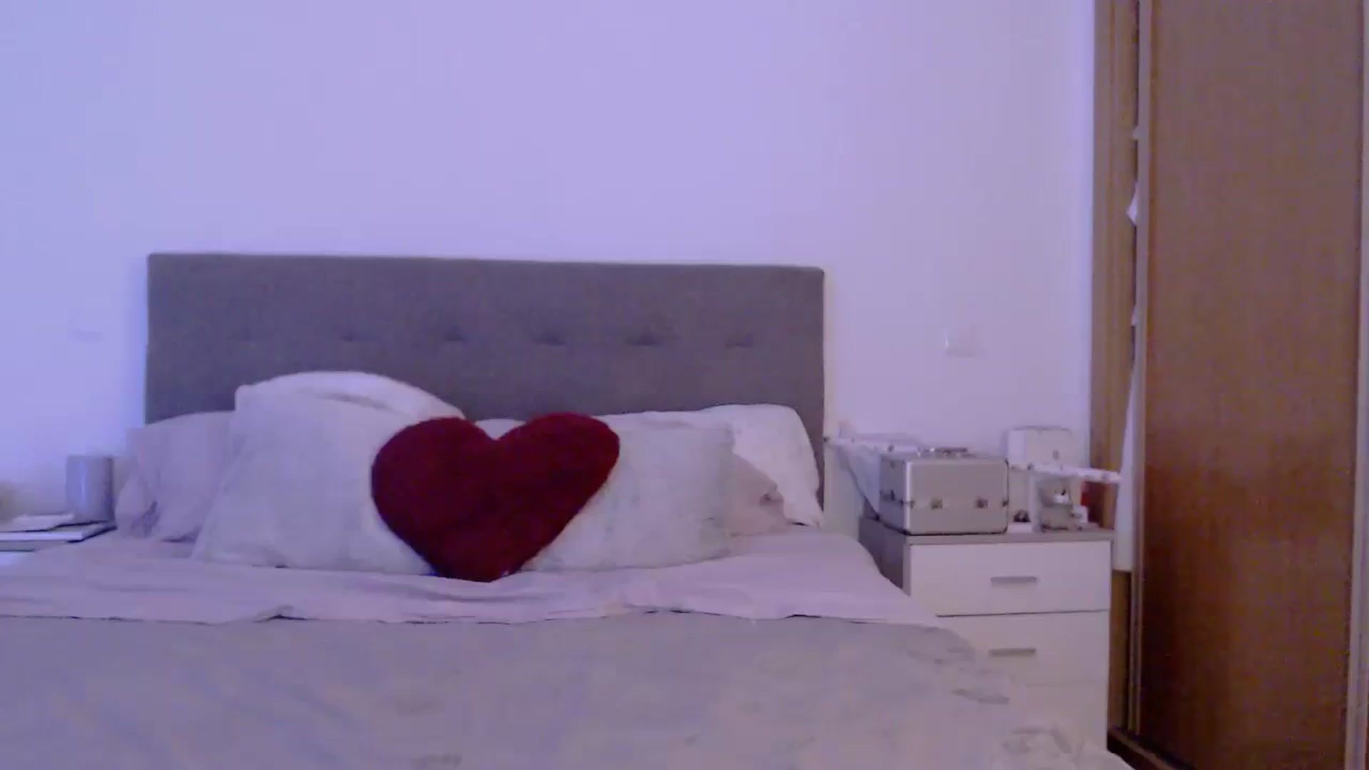 Gallery image thumbnail from SamantaRendon's myfreecams stream on, 01/04/2026, 19:09 image 14 of 20