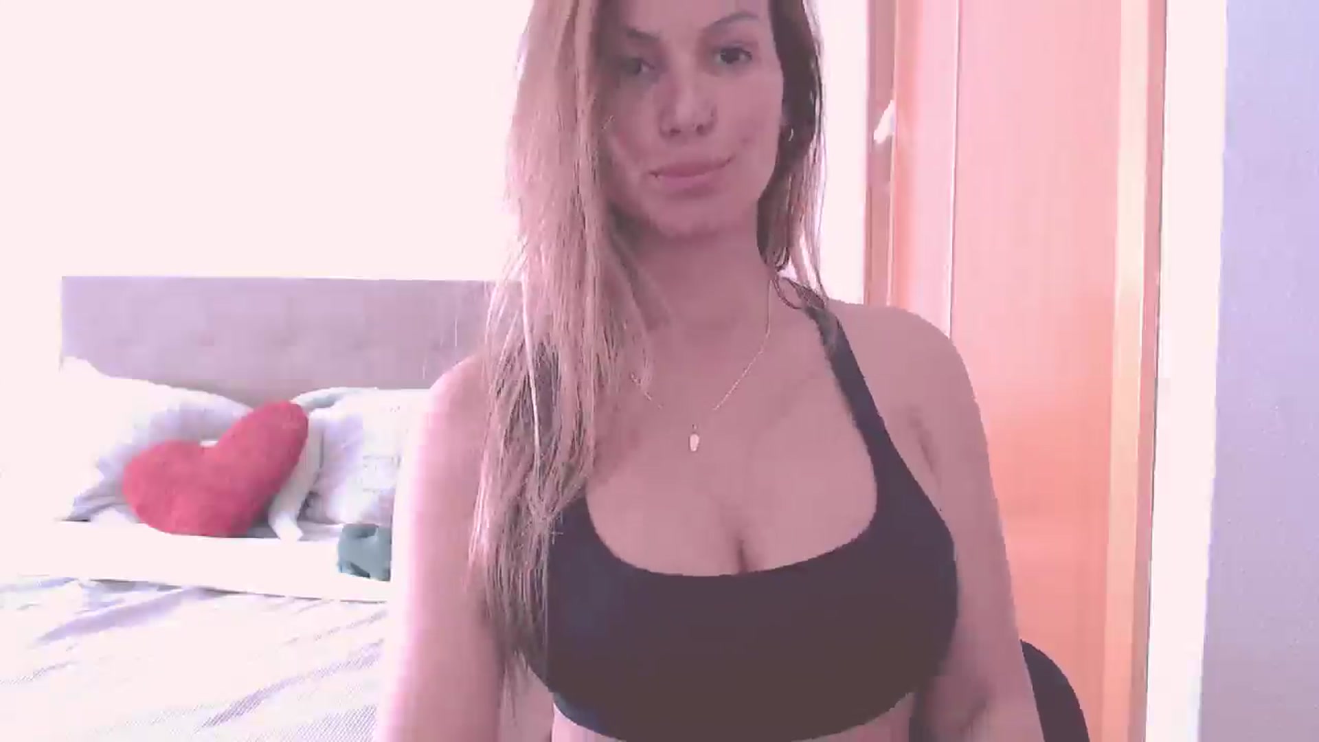Gallery image thumbnail from SamantaRendon's myfreecams stream on, 04/23/2026, 14:31 image 7 of 20