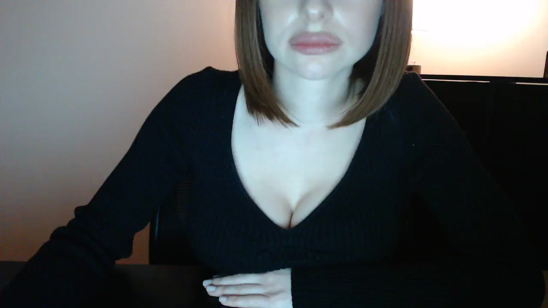 Gallery image thumbnail from Samanta_Luis's myfreecams stream on, 11/29/2024, 24:02 image 18 of 20