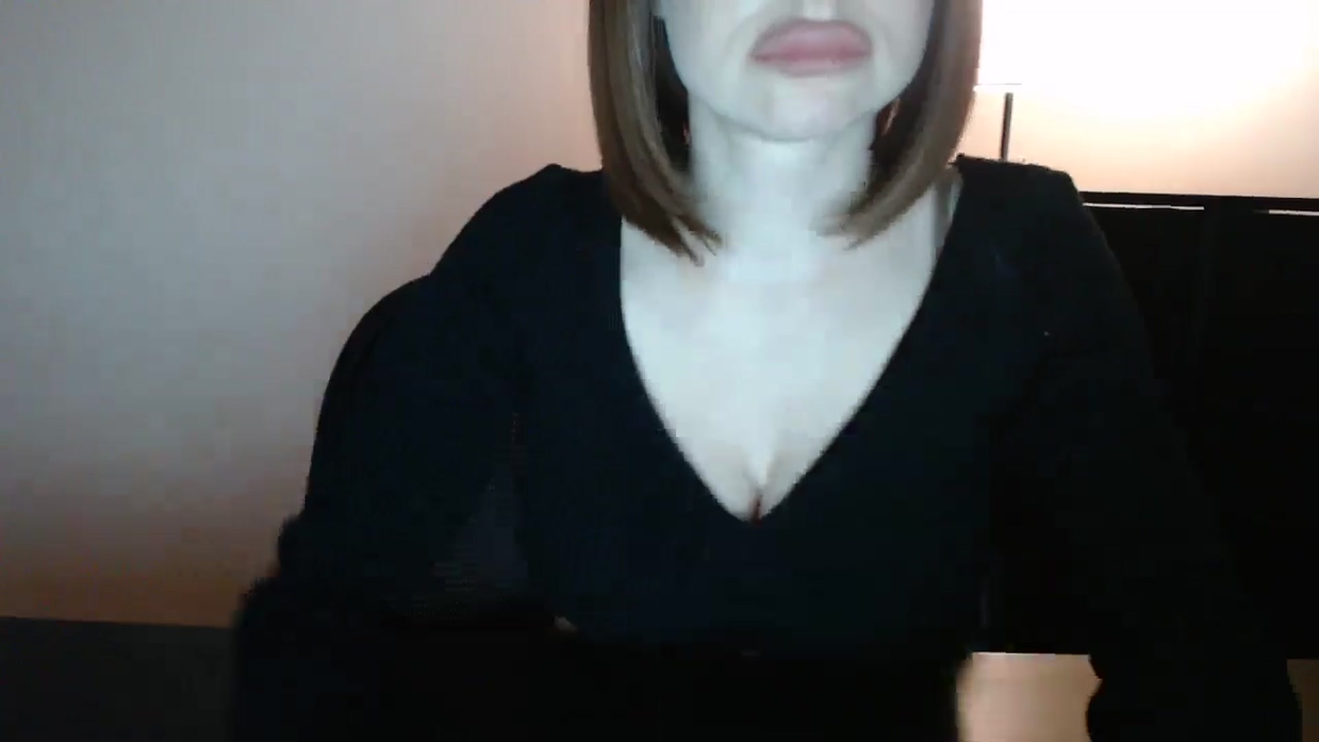 Gallery image thumbnail from Samanta_Luis's myfreecams stream on, 11/29/2024, 24:02 image 8 of 20