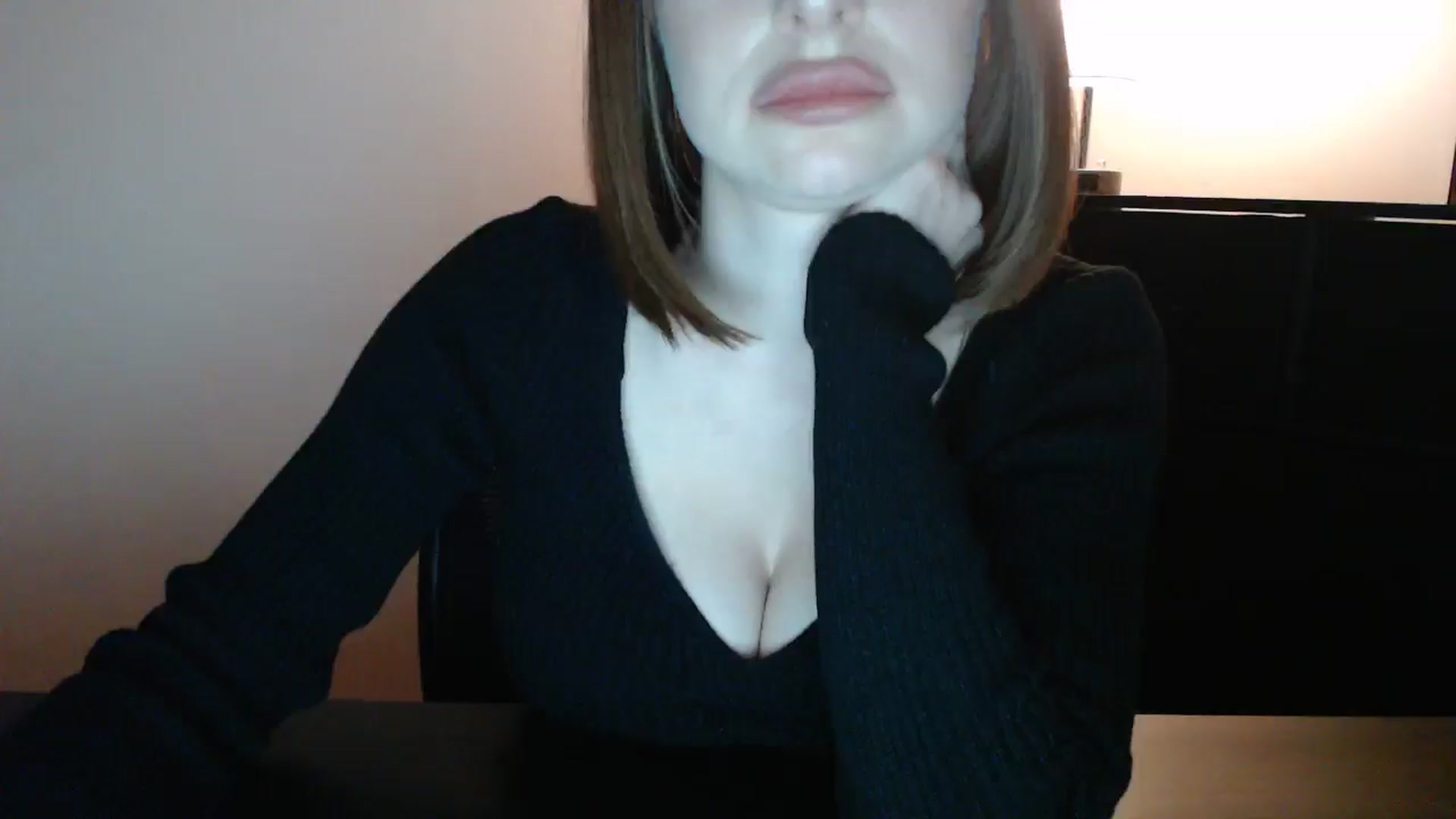 Gallery image thumbnail from Samanta_Luis's myfreecams stream on, 11/29/2024, 24:30 image 18 of 20