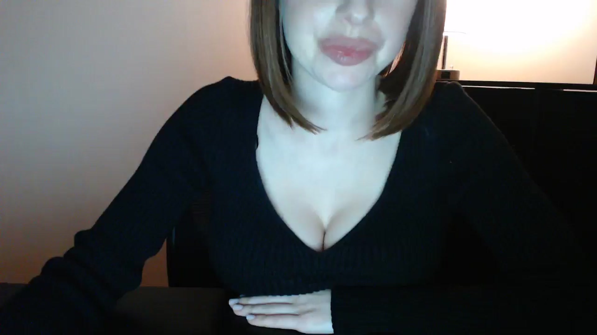 Gallery image thumbnail from Samanta_Luis's myfreecams stream on, 11/29/2024, 24:30 image 19 of 20