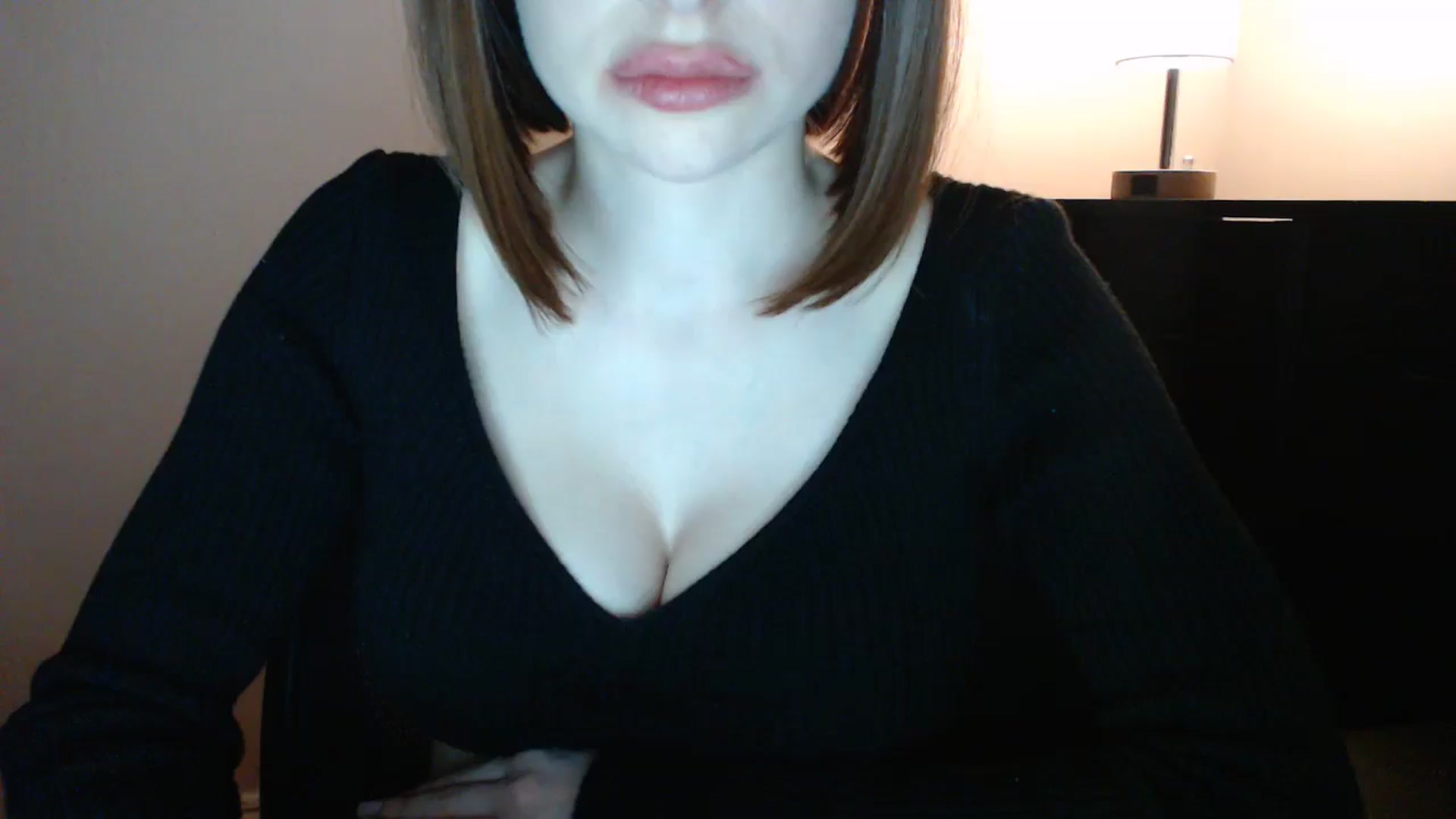 Gallery image thumbnail from Samanta_Luis's myfreecams stream on, 12/04/2024, 24:56 image 12 of 20