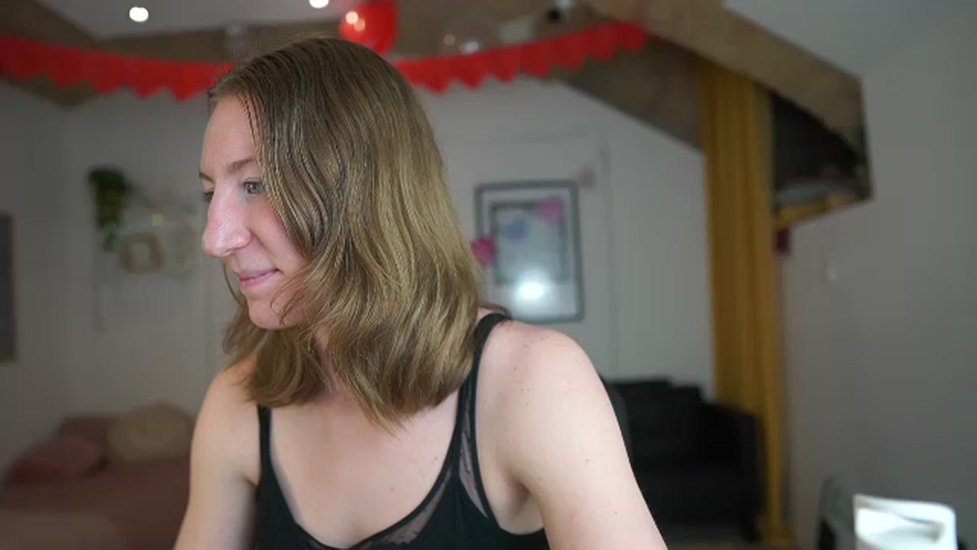Gallery image thumbnail from Samantha_Snt's myfreecams stream on, 02/17/2024, 12:59 image 17 of 20