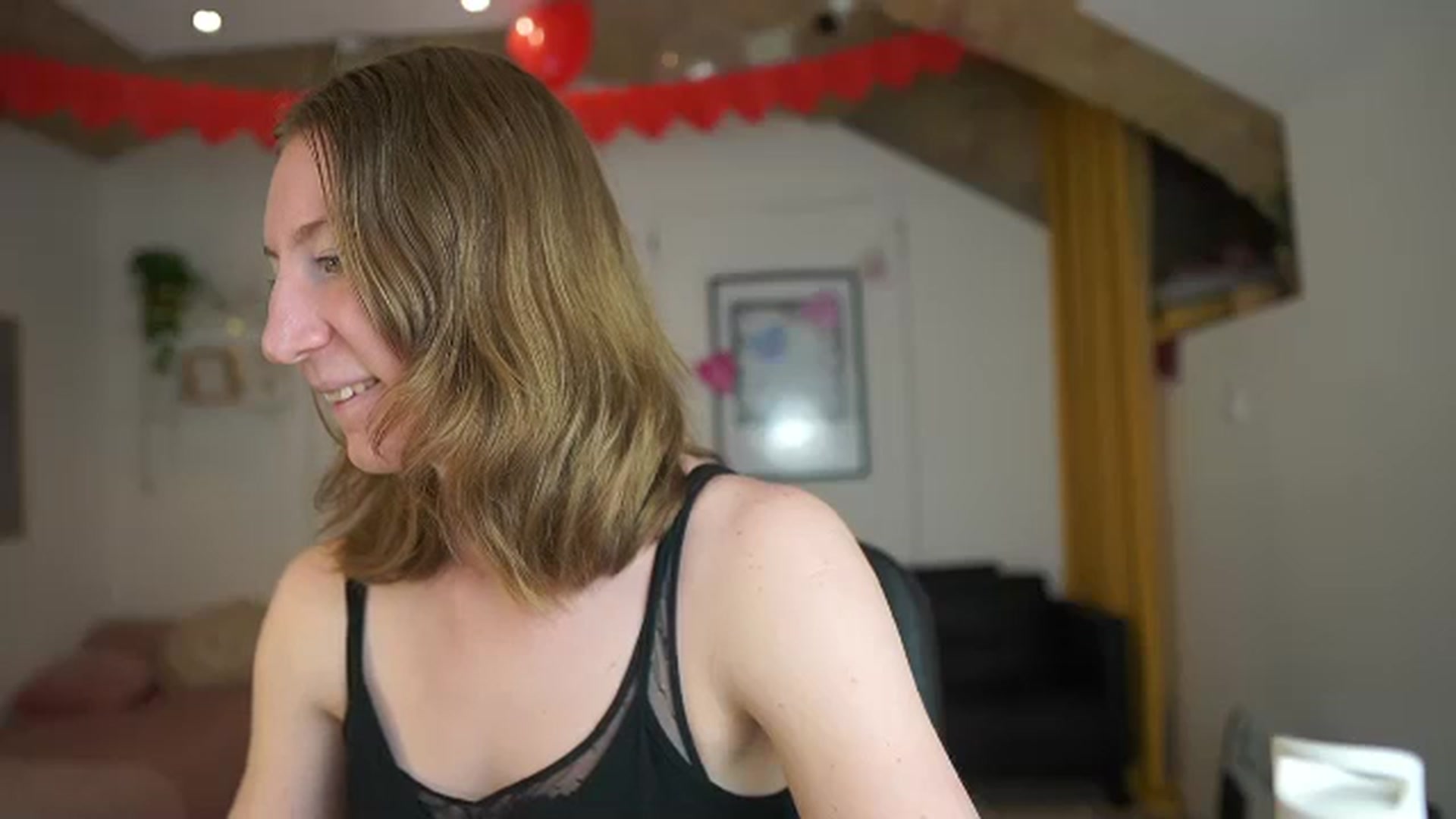 Gallery image thumbnail from Samantha_Snt's myfreecams stream on, 02/17/2024, 12:59 image 19 of 20