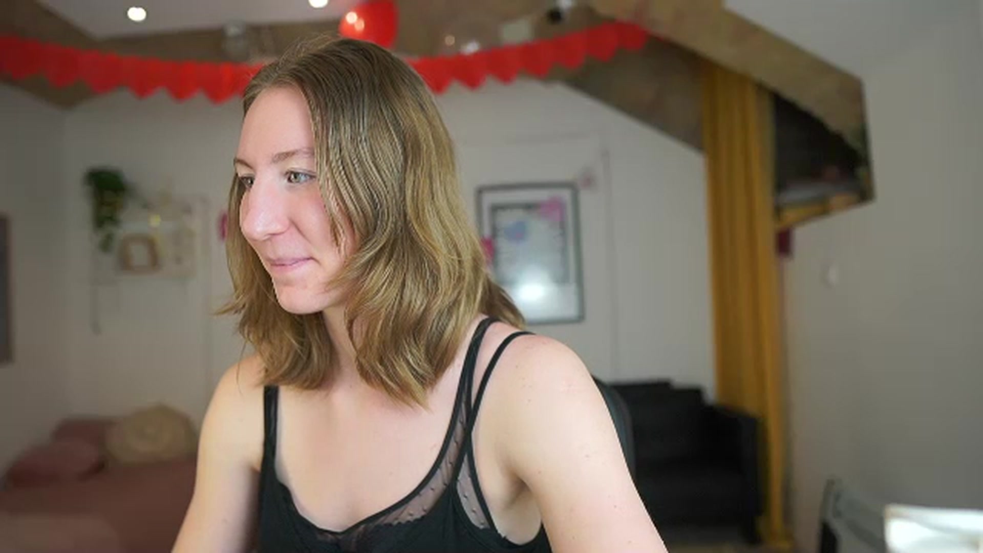 Gallery image thumbnail from Samantha_Snt's myfreecams stream on, 02/17/2024, 14:13 image 4 of 20
