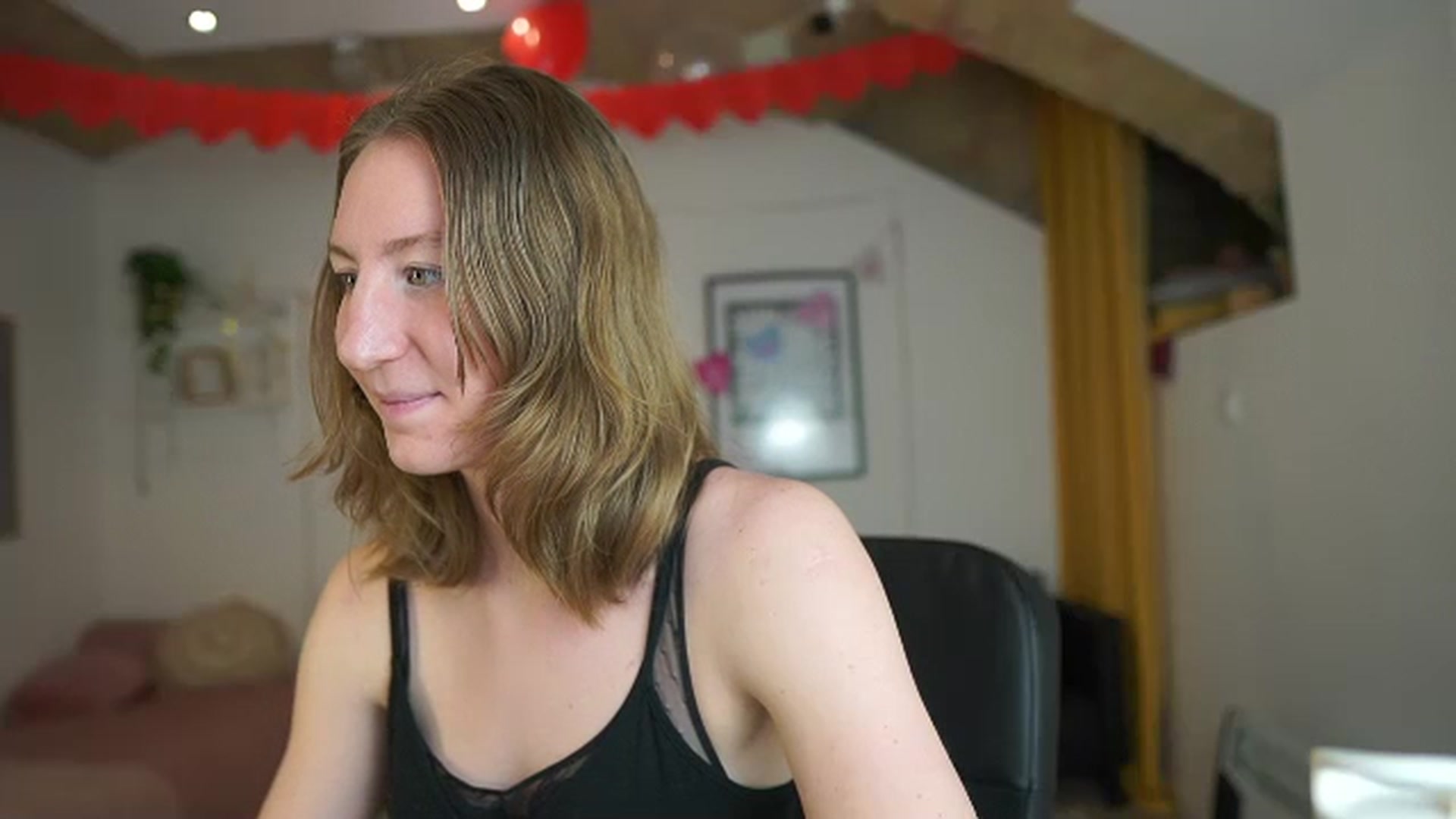 Gallery image thumbnail from Samantha_Snt's myfreecams stream on, 02/17/2024, 14:13 image 11 of 20