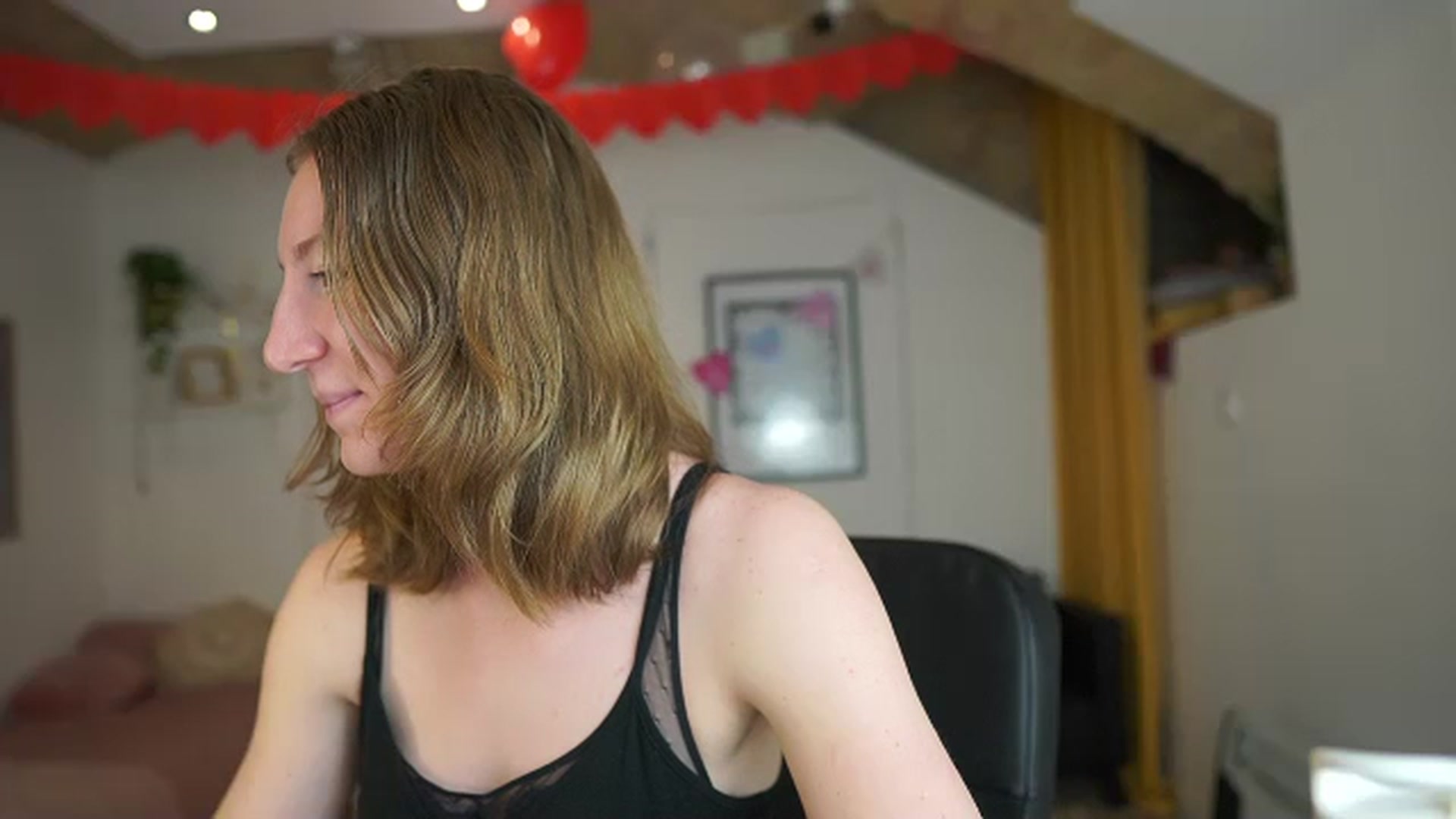 Gallery image thumbnail from Samantha_Snt's myfreecams stream on, 02/17/2024, 14:13 image 6 of 20