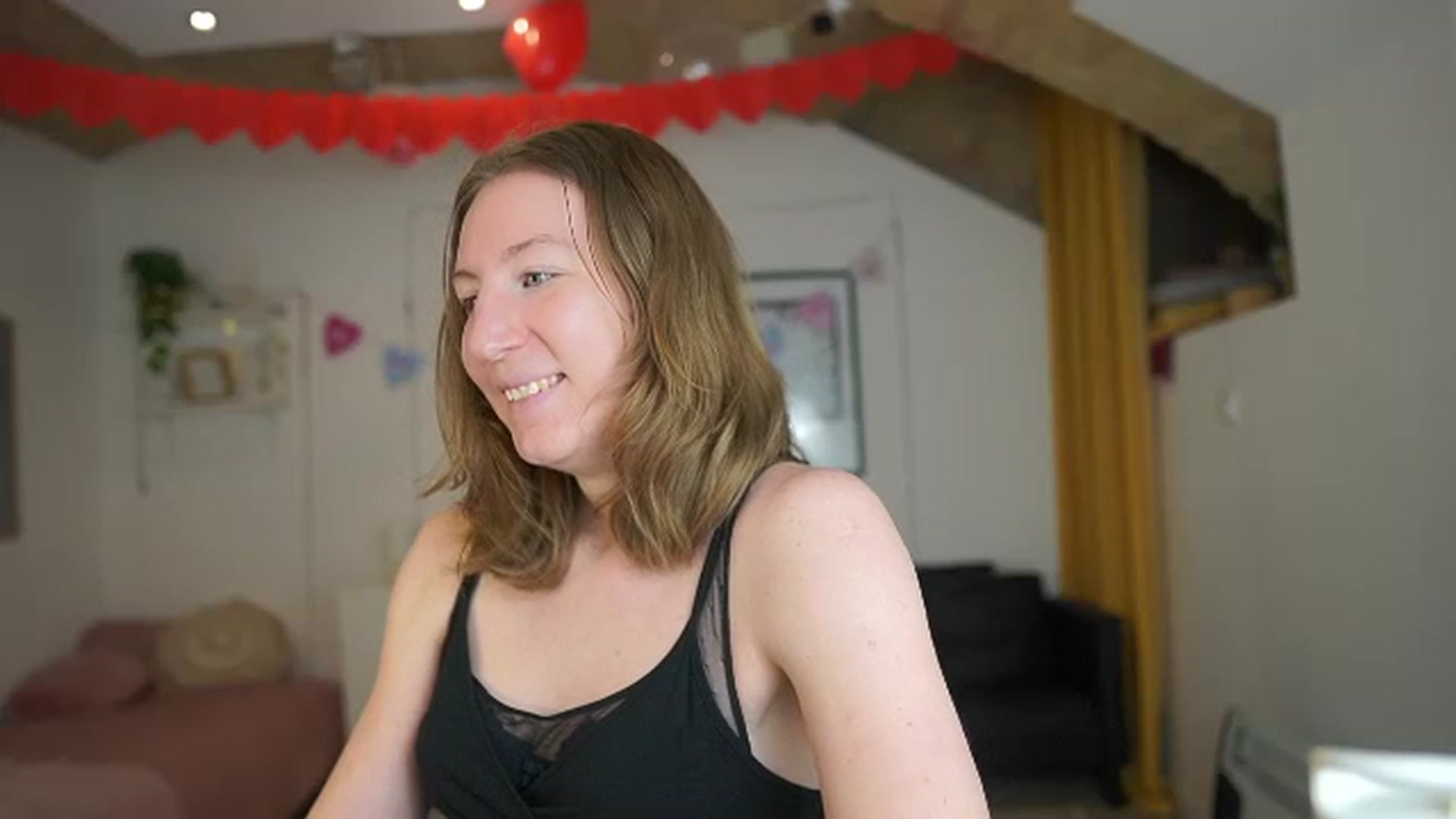 Gallery image thumbnail from Samantha_Snt's myfreecams stream on, 02/17/2024, 14:13 image 14 of 20