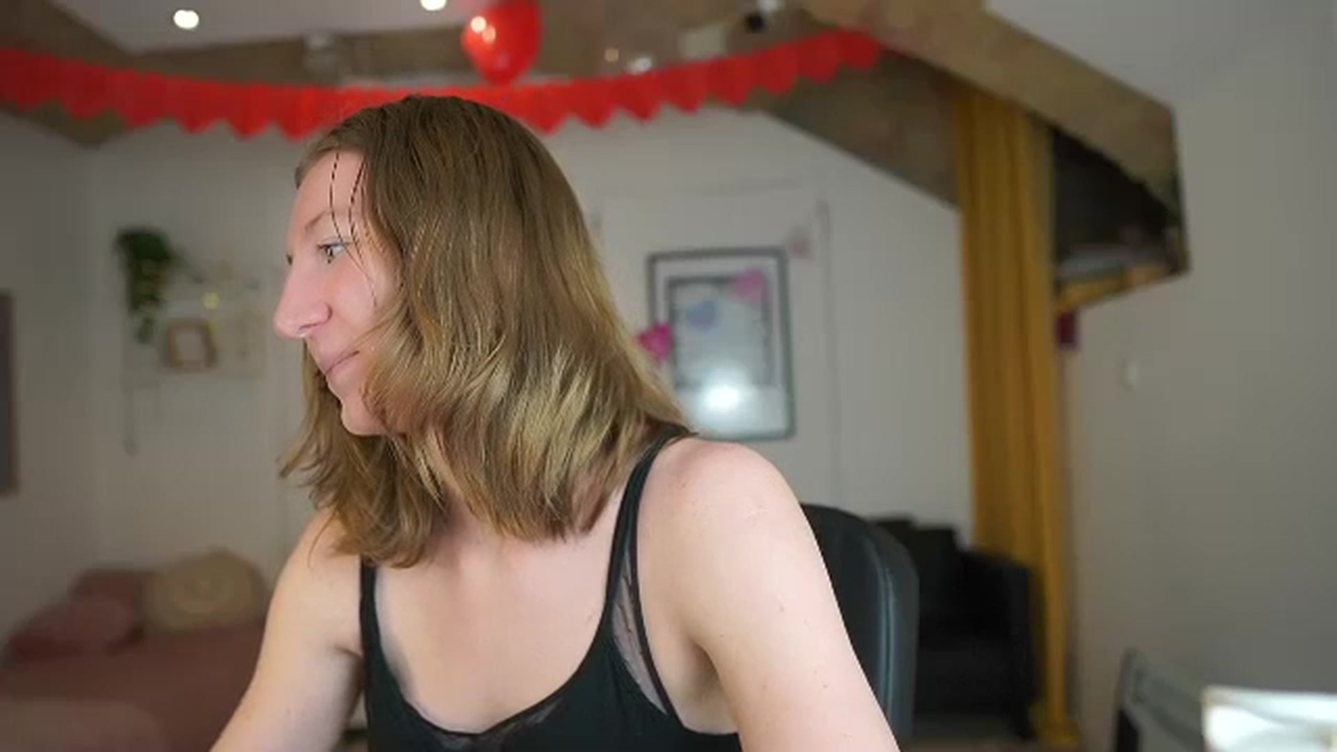 Gallery image thumbnail from Samantha_Snt's myfreecams stream on, 02/17/2024, 14:13 image 16 of 20