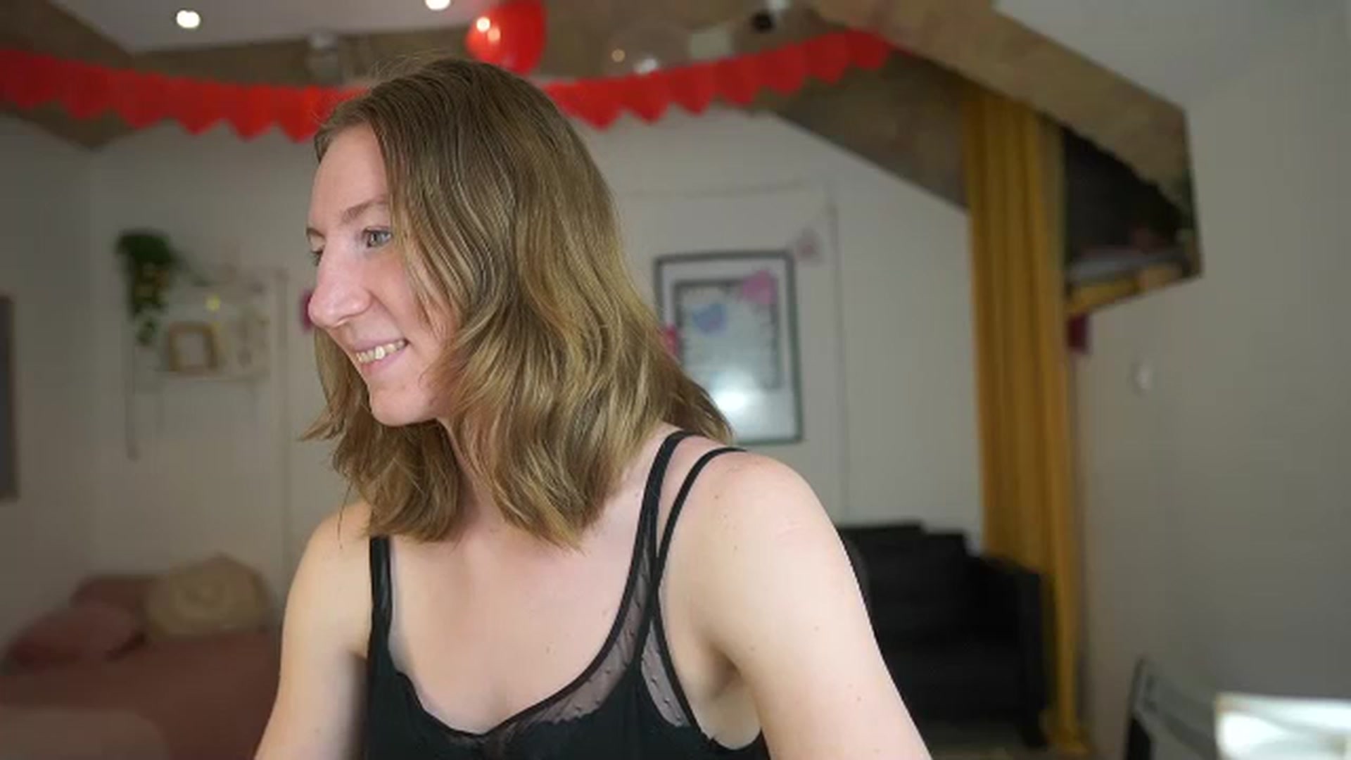 Gallery image thumbnail from Samantha_Snt's myfreecams stream on, 02/17/2024, 14:13 image 3 of 20