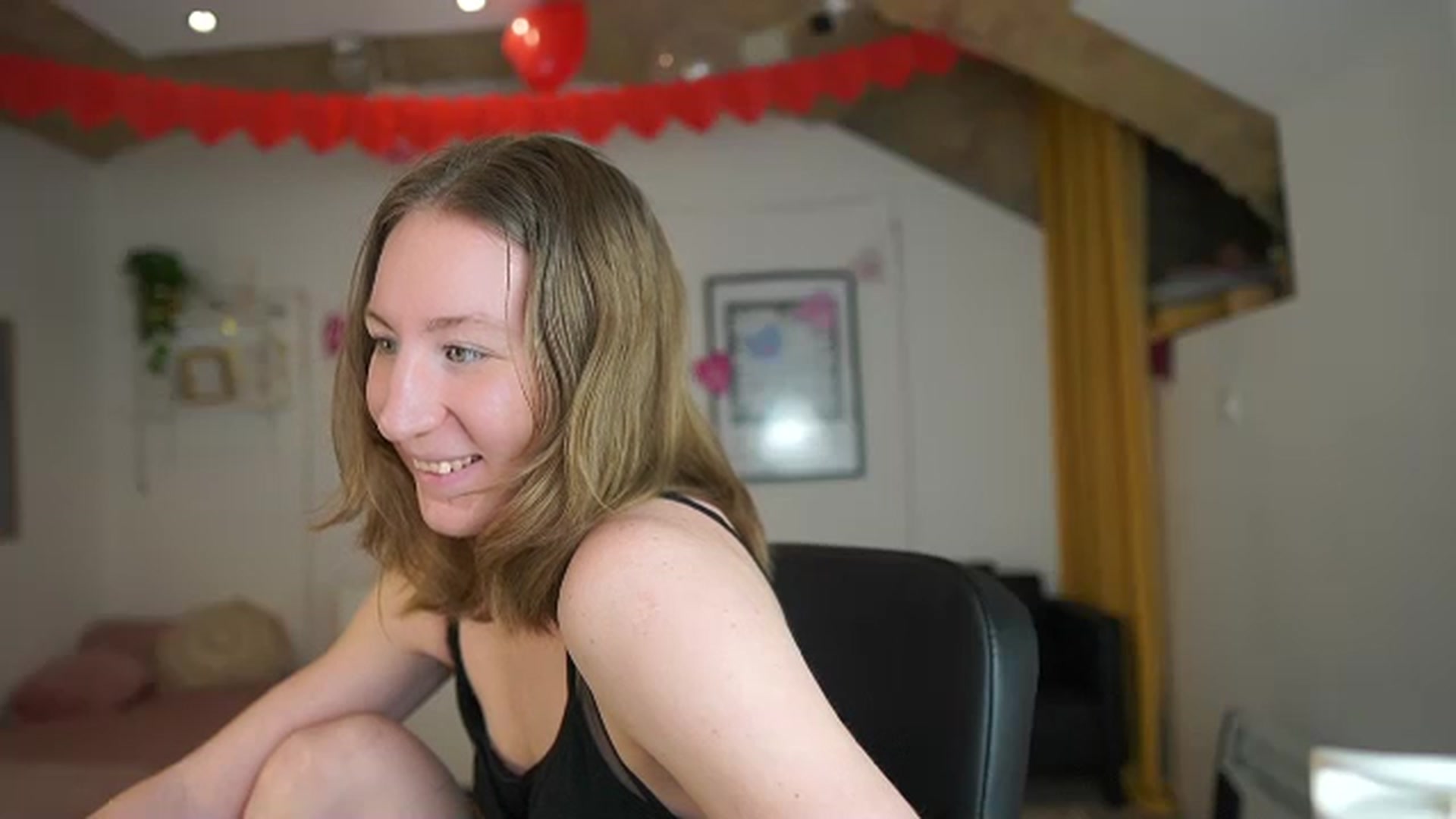 Gallery image thumbnail from Samantha_Snt's myfreecams stream on, 02/17/2024, 14:13 image 17 of 20