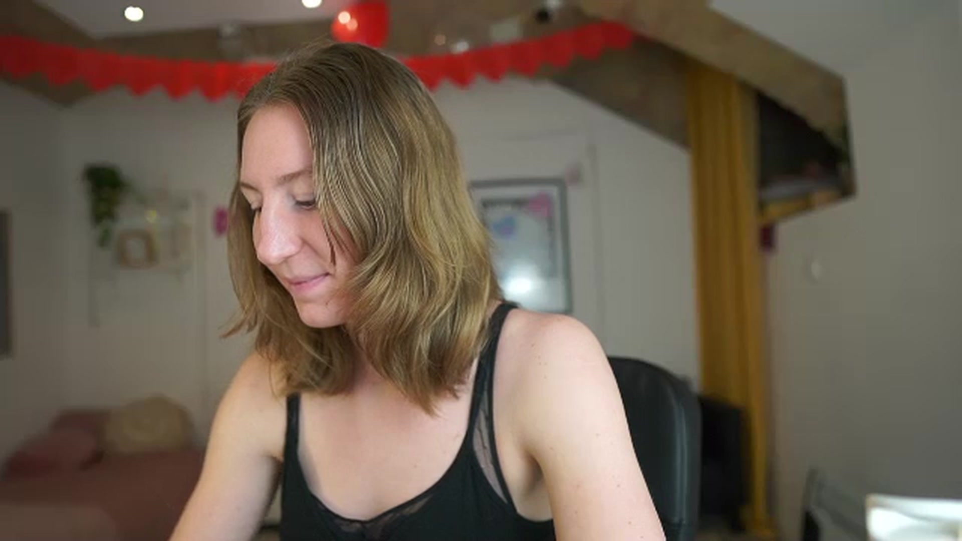 Gallery image thumbnail from Samantha_Snt's myfreecams stream on, 02/17/2024, 14:13 image 8 of 20
