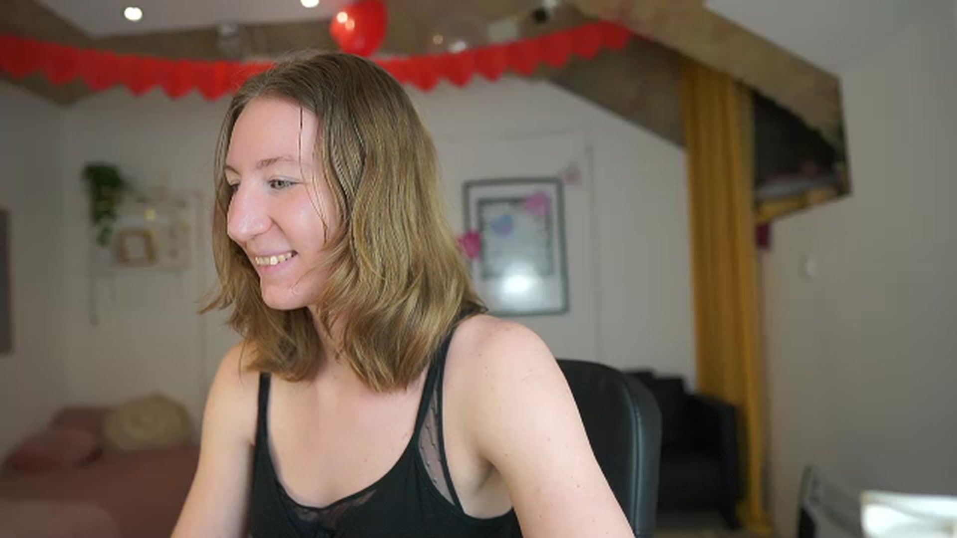 Gallery image thumbnail from Samantha_Snt's myfreecams stream on, 02/17/2024, 14:13 image 15 of 20