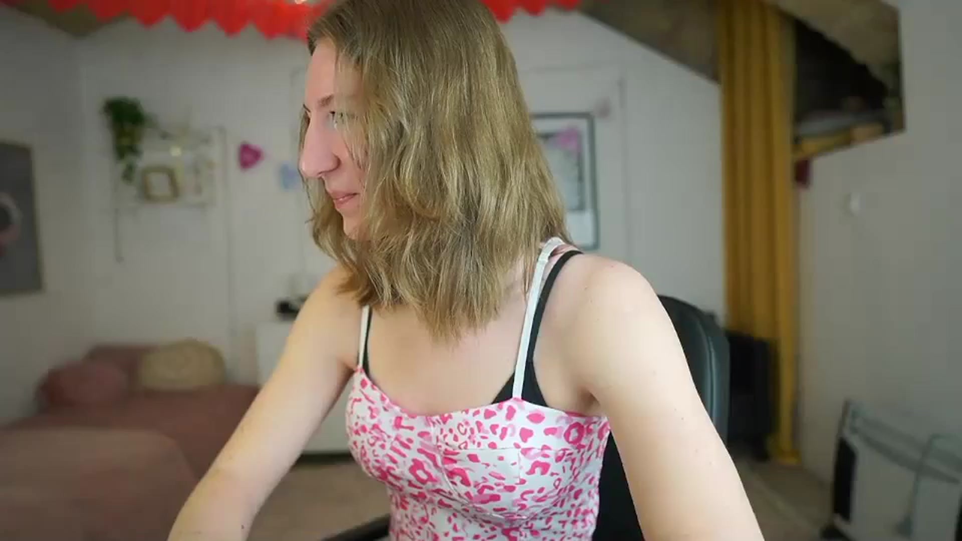 Gallery image thumbnail from Samantha_Snt's myfreecams stream on, 02/19/2024, 09:49 image 14 of 20