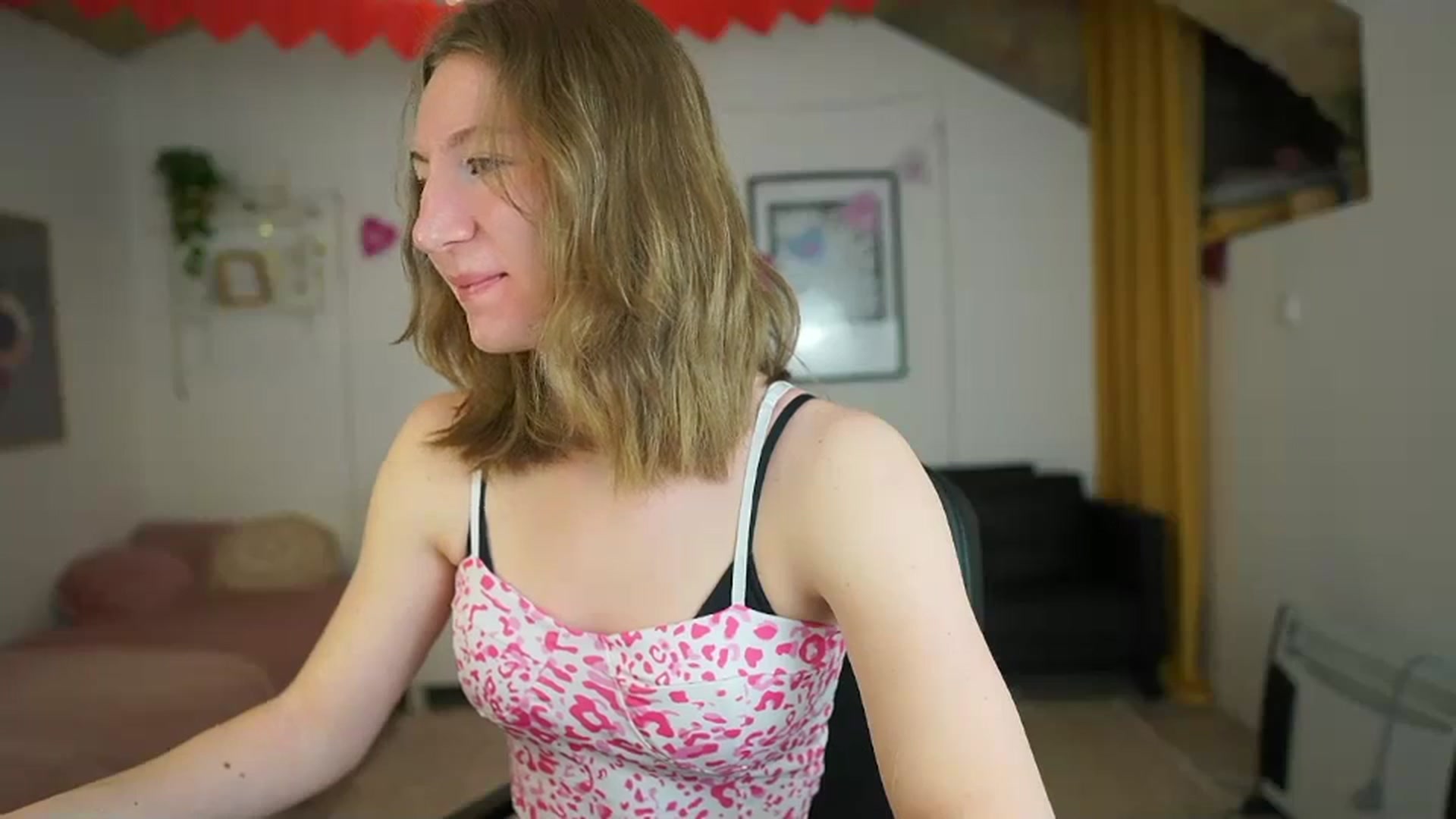 Gallery image thumbnail from Samantha_Snt's myfreecams stream on, 02/19/2024, 09:49 image 3 of 20