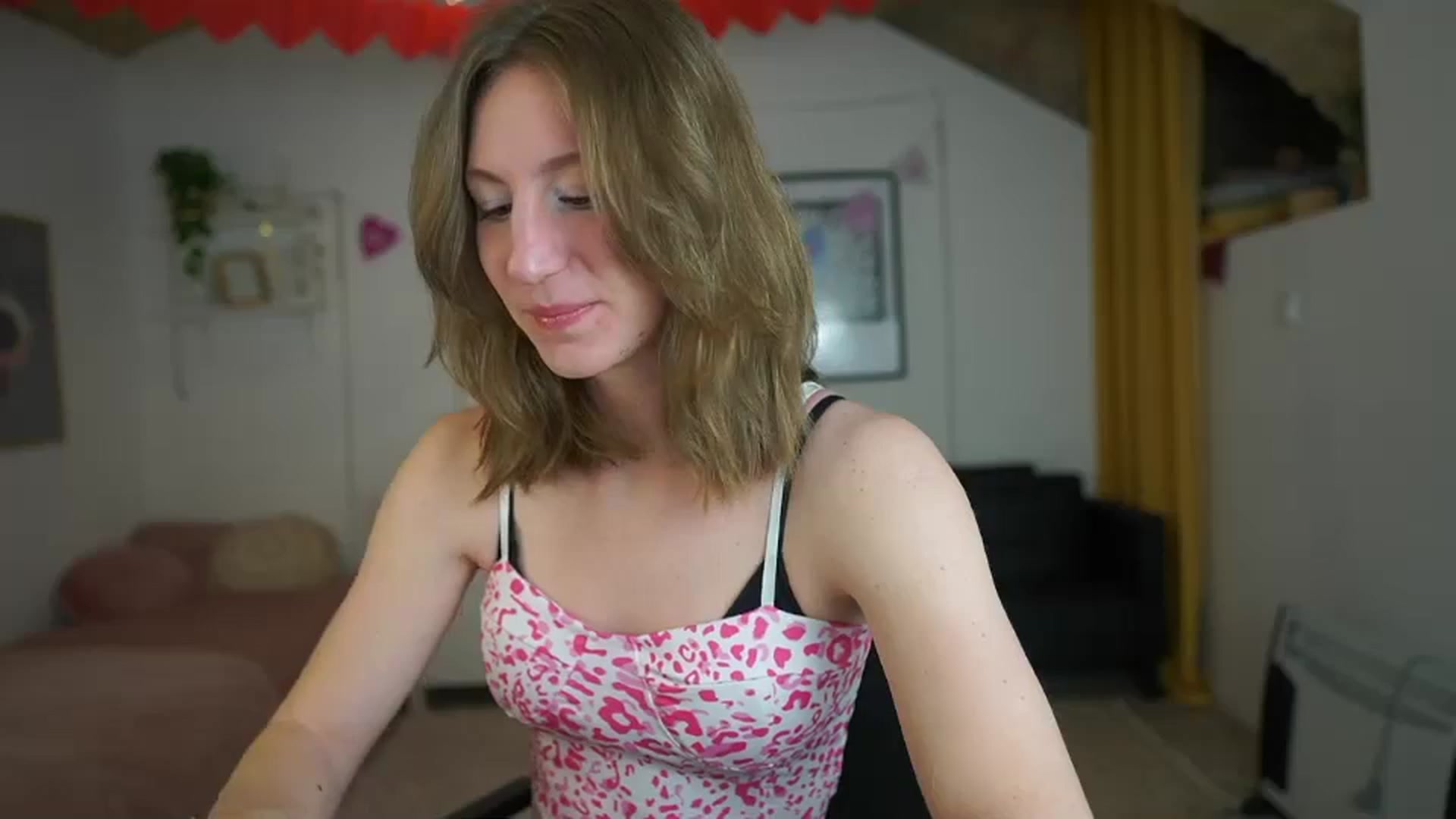 Gallery image thumbnail from Samantha_Snt's myfreecams stream on, 02/19/2024, 09:49 image 1 of 20