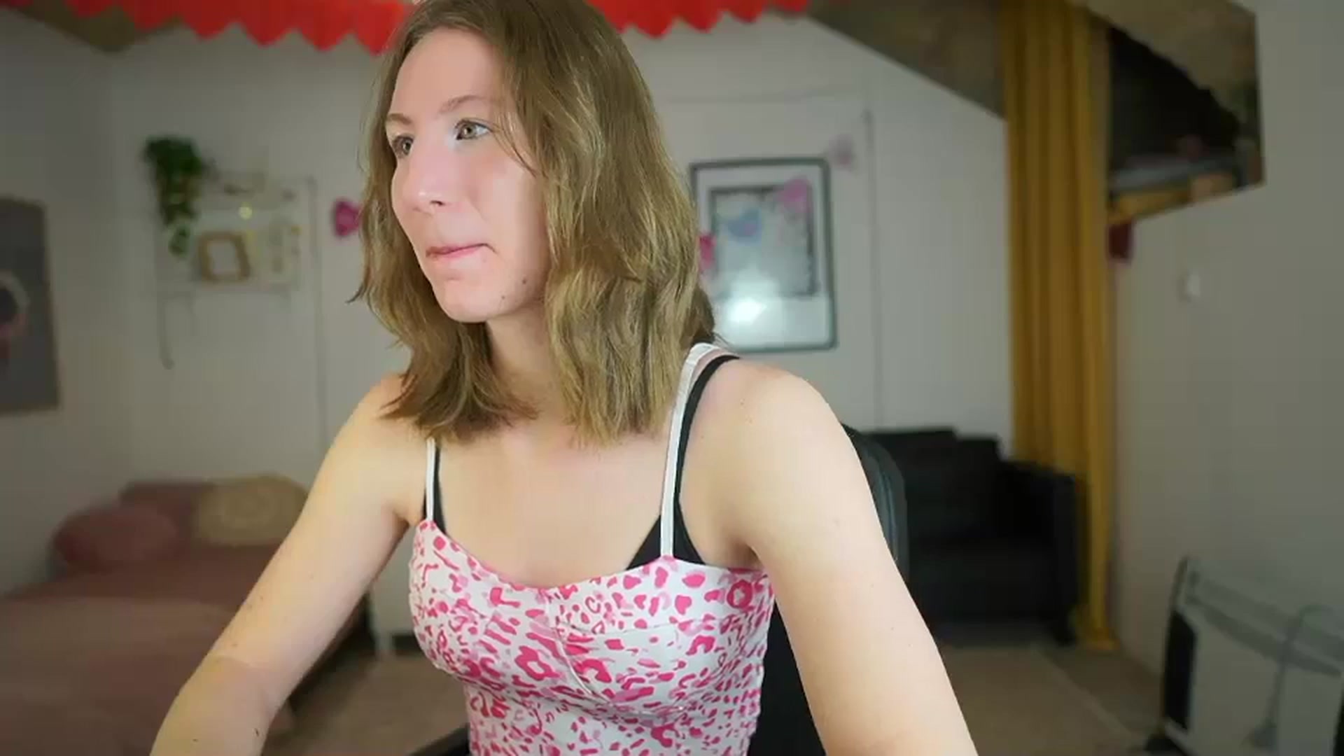 Gallery image thumbnail from Samantha_Snt's myfreecams stream on, 02/19/2024, 09:49 image 4 of 20