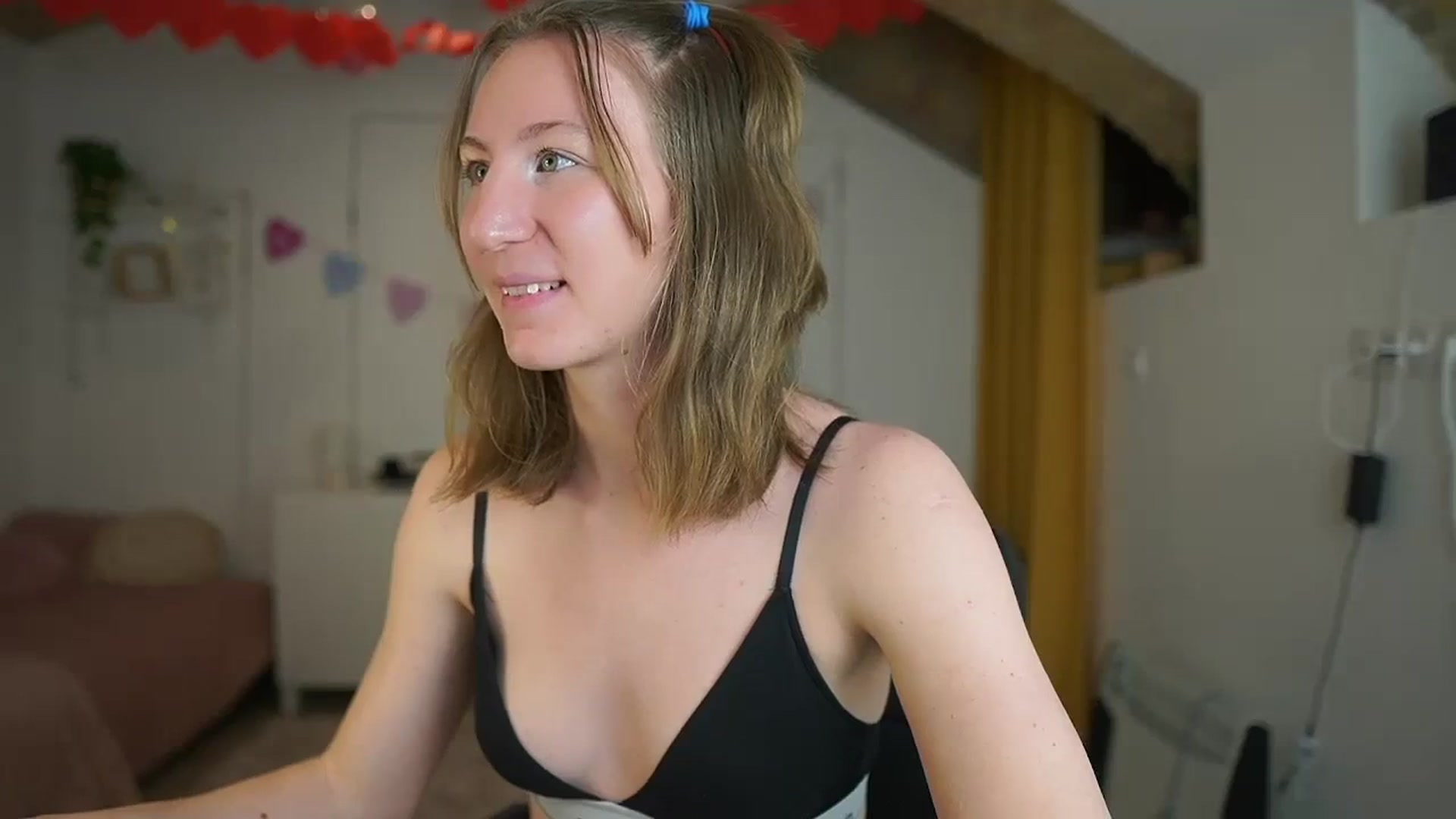 Gallery image thumbnail from Samantha_Snt's myfreecams stream on, 02/21/2024, 12:24 image 13 of 20