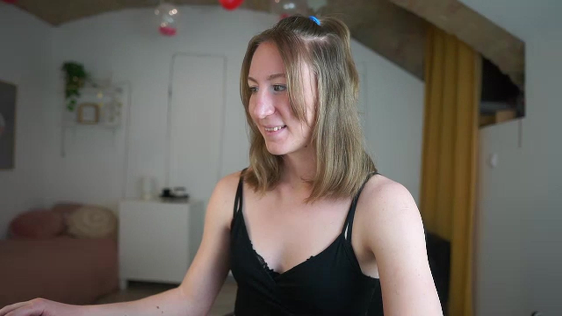 Gallery image thumbnail from Samantha_Snt's myfreecams stream on, 03/03/2024, 12:57 image 15 of 20