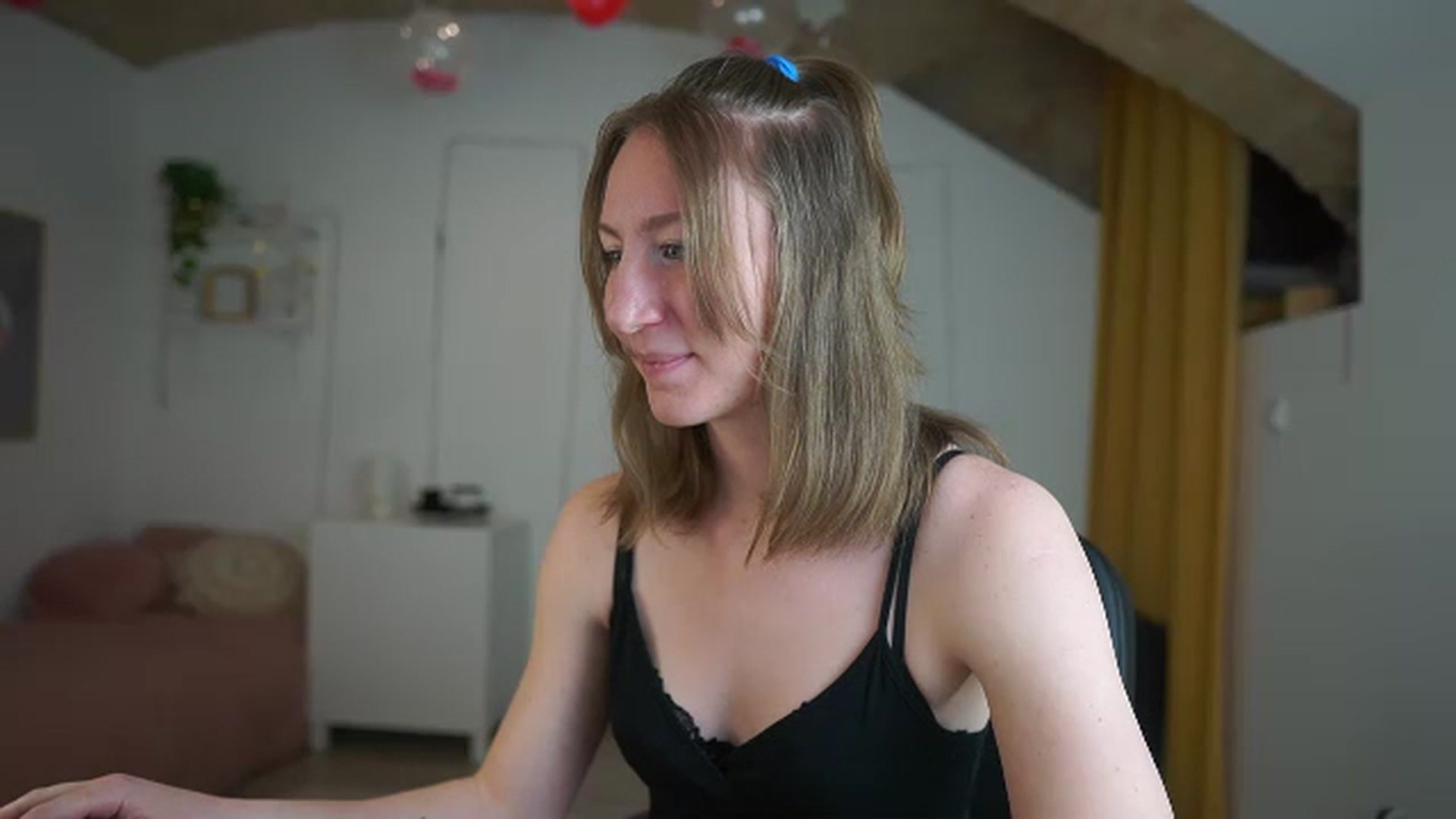 Gallery image thumbnail from Samantha_Snt's myfreecams stream on, 03/03/2024, 12:57 image 5 of 20