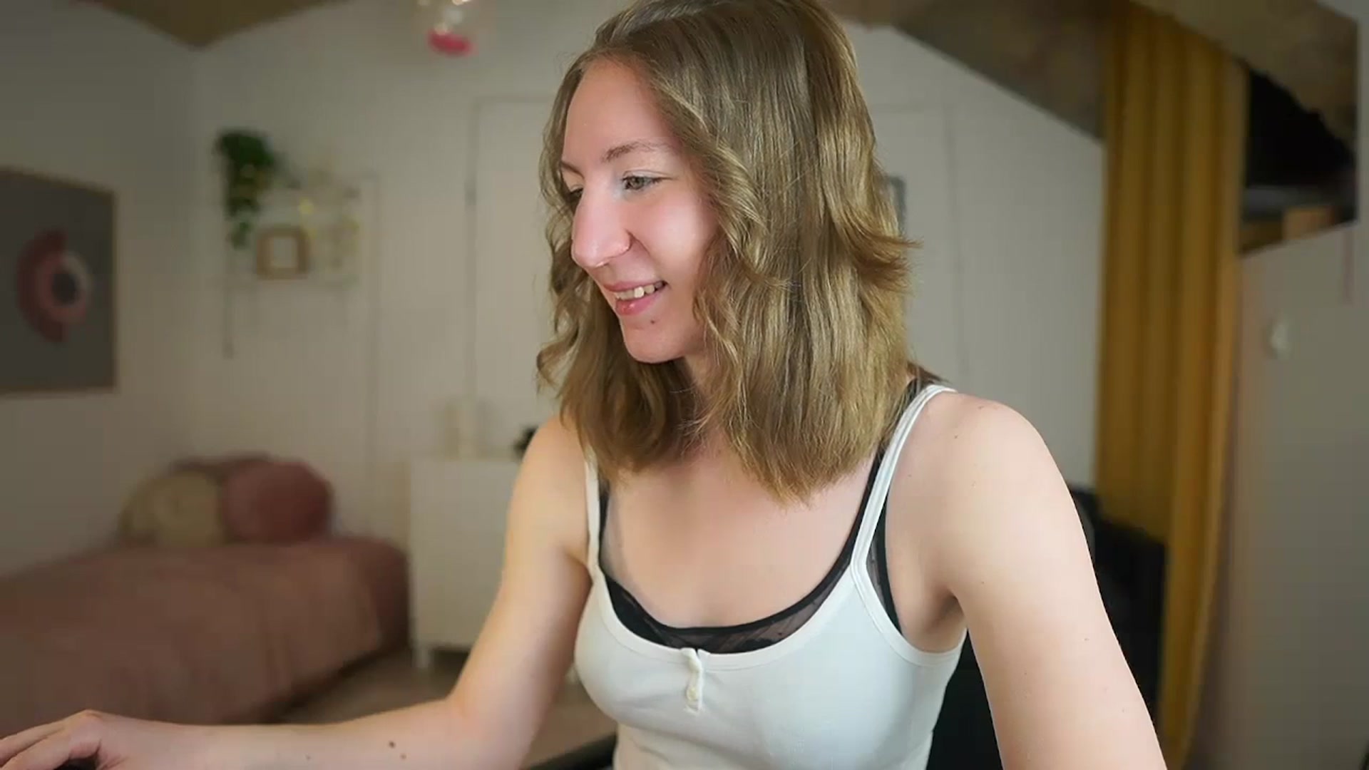 Gallery image thumbnail from Samantha_Snt's myfreecams stream on, 03/08/2024, 10:48 image 6 of 20